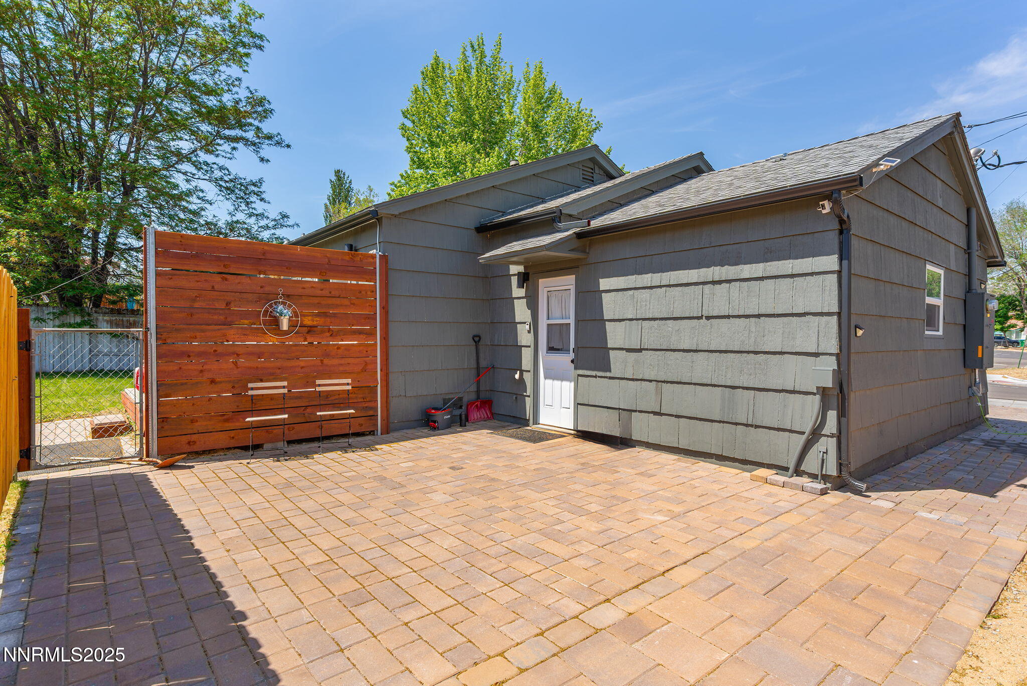 4-web-or-mls-A7400025