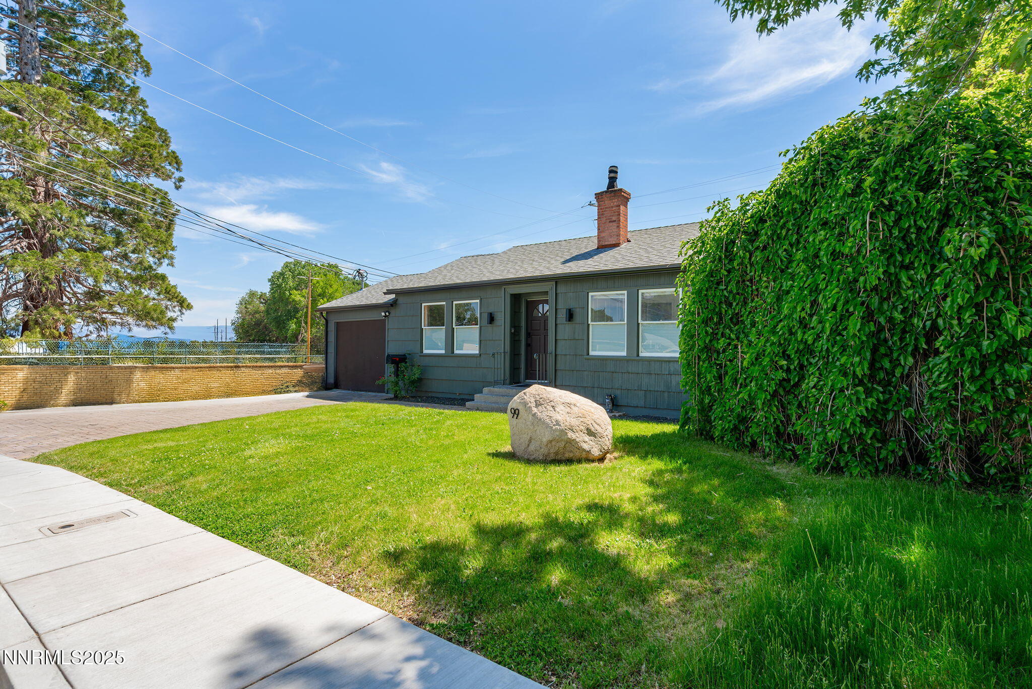 1-web-or-mls-A7400022