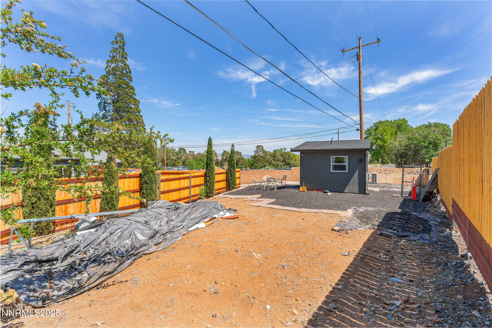 8-web-or-mls-A7400031