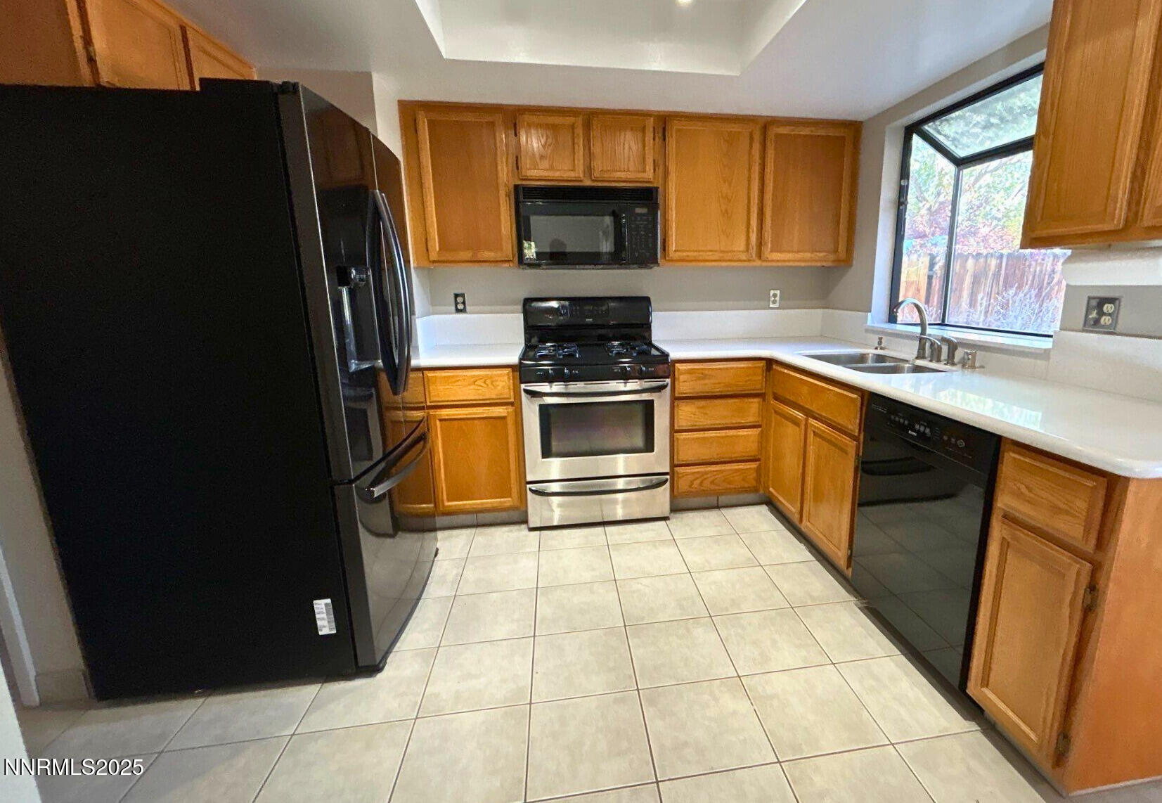 6880d86b-dfe8-4b99-b569-3cb633a38414