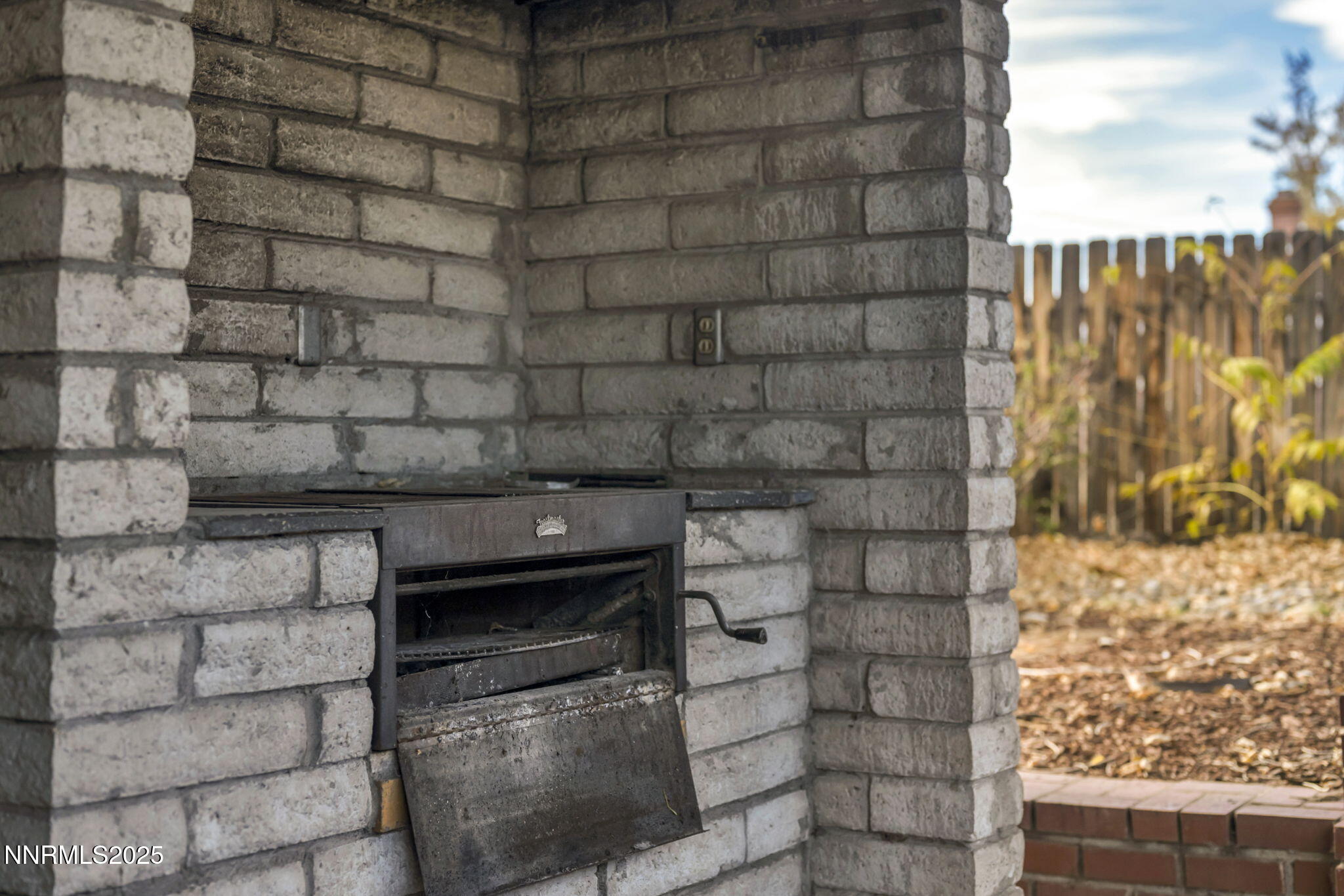 17-web-or-mls-635-cordone-ave