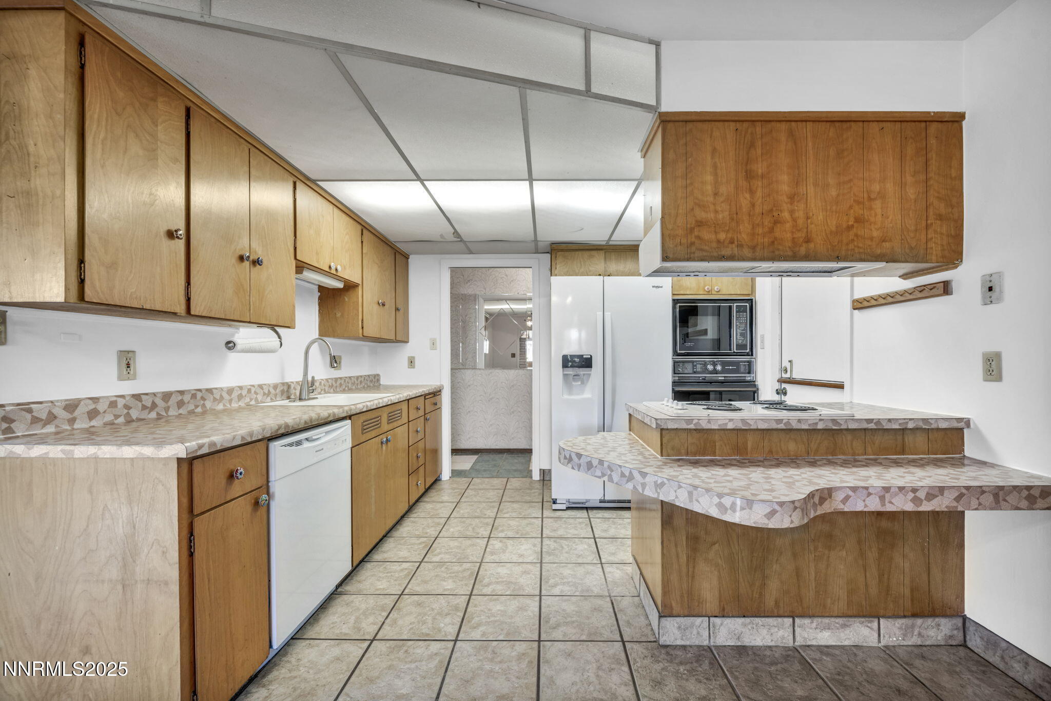 27-web-or-mls-635-cordone-ave