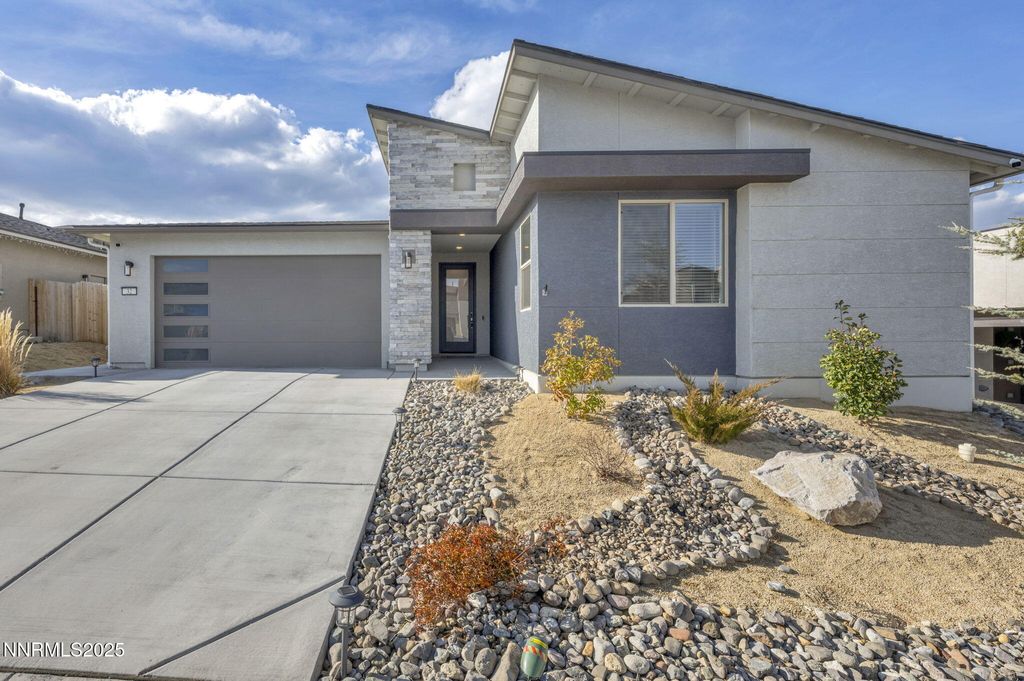 Photo of 32 Stellar Court, Carson City, NV 89705 (MLS # 250059332)