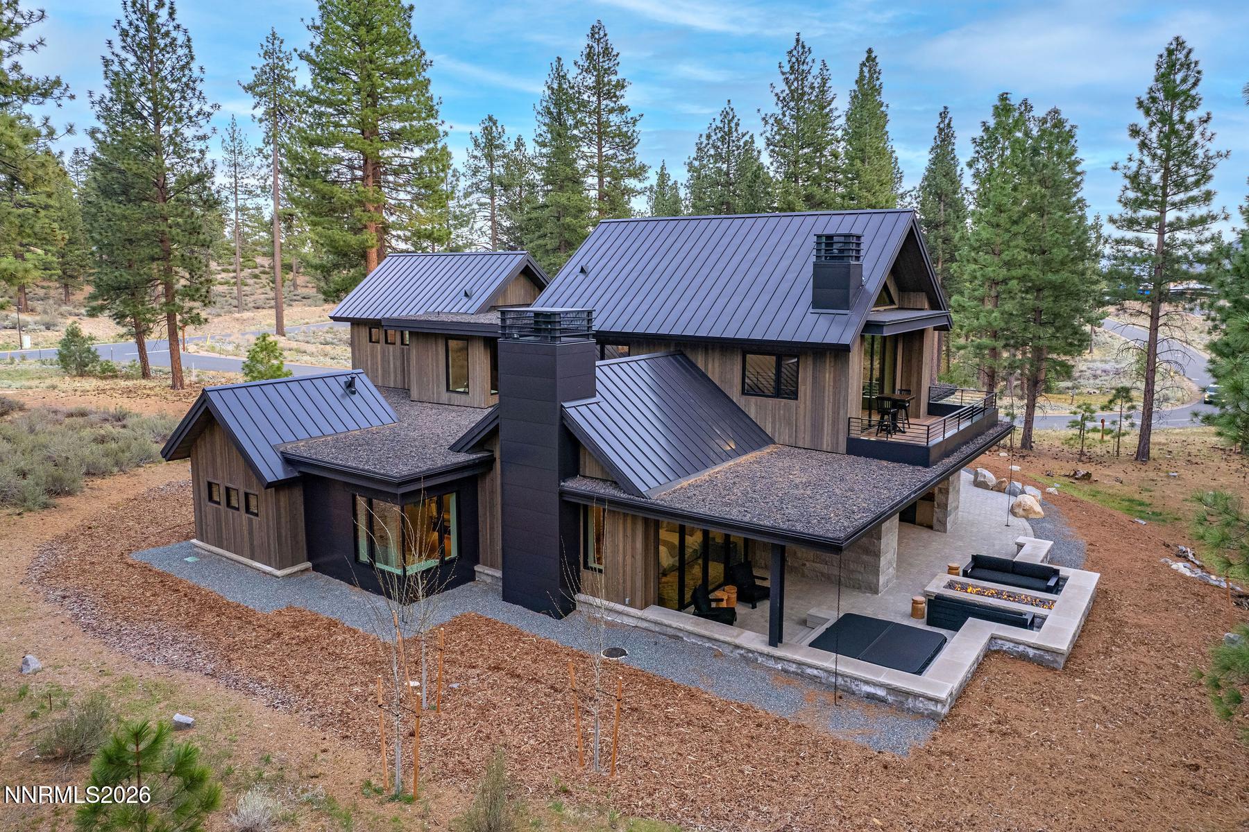 Owl's Nest Side/Rear View