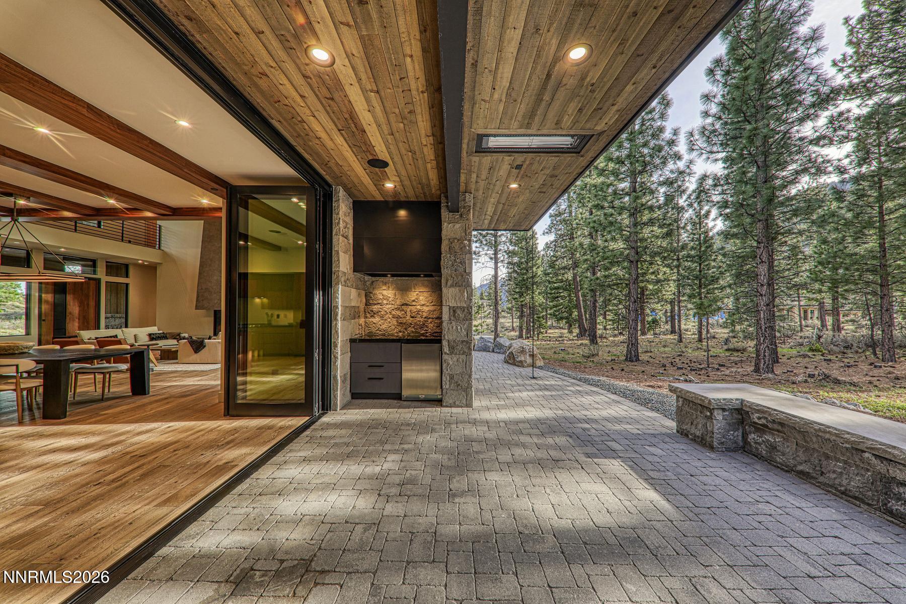 Indoor/Outdoor Living