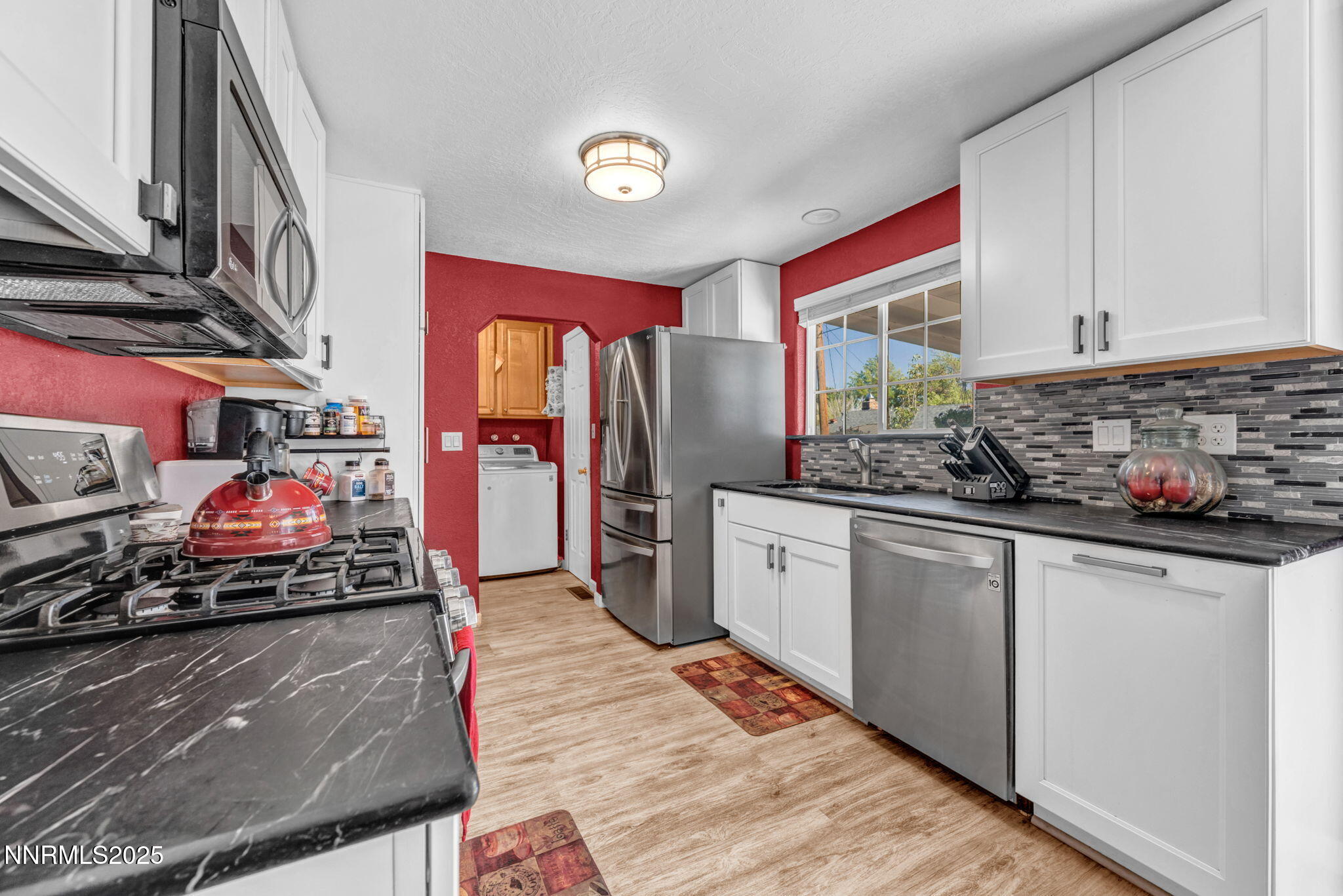 16-web-or-mls-2100-w-6th-st