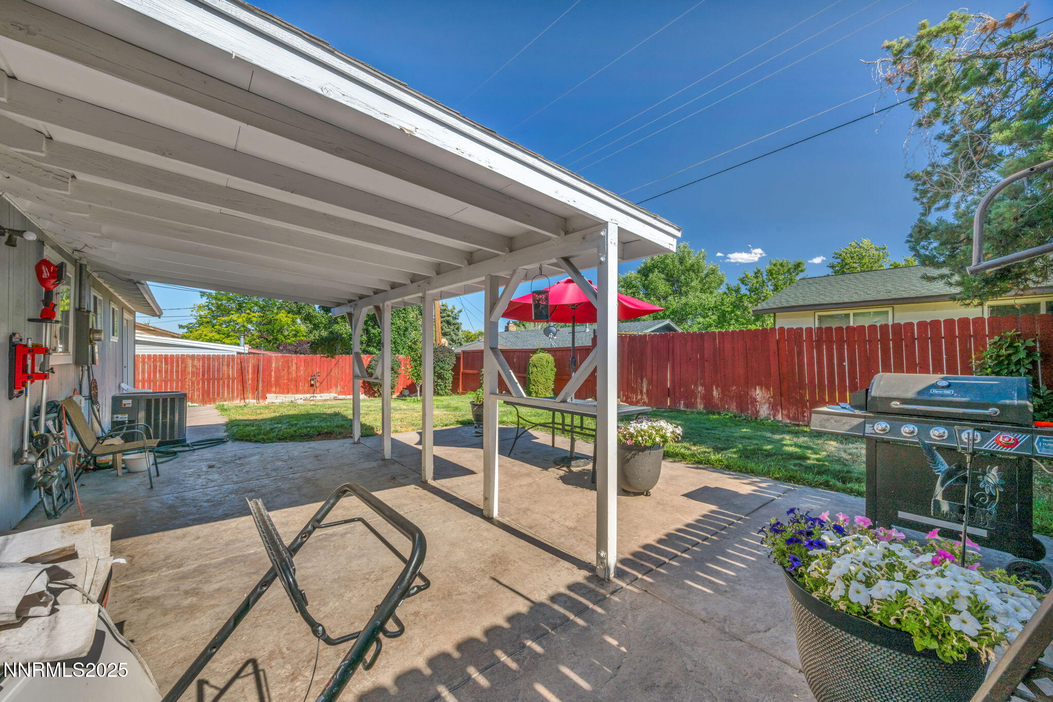 13-web-or-mls-2100-w-6th-st