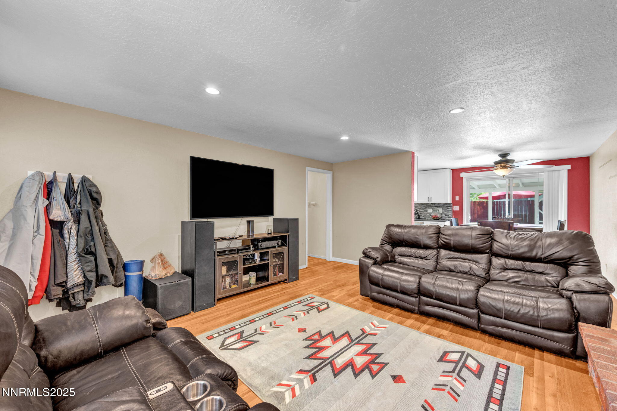 27-web-or-mls-2100-w-6th-st