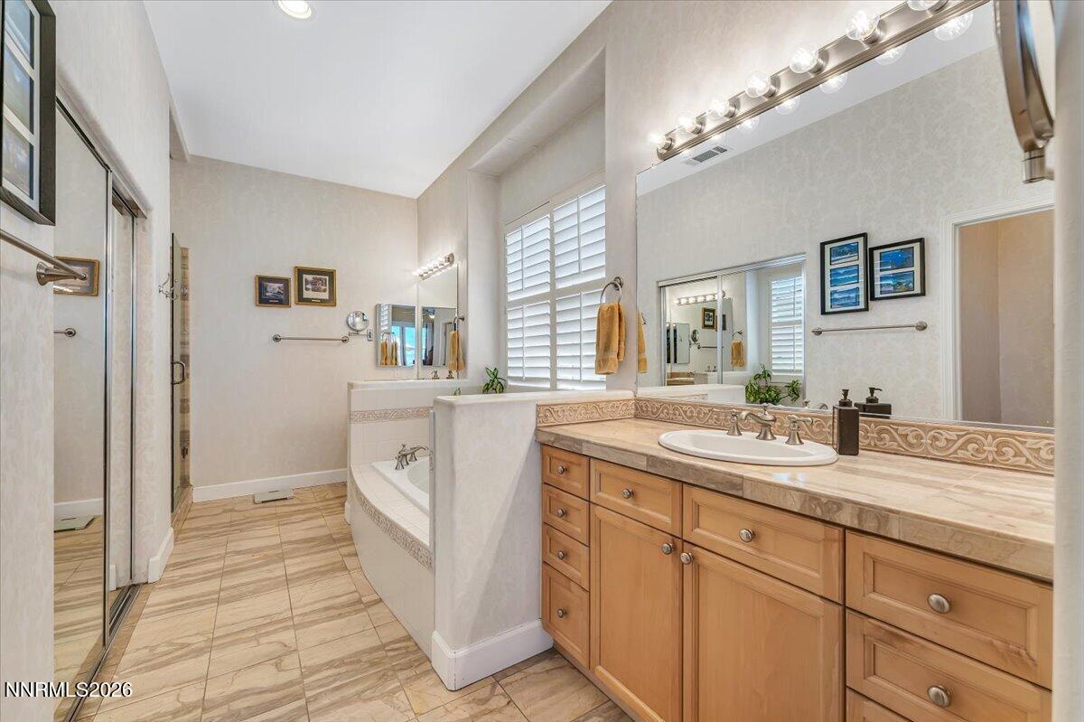 Reno, Nevada, 89511, United States, 3 Bedrooms Bedrooms, ,2 BathroomsBathrooms,Residential,Active,2052120