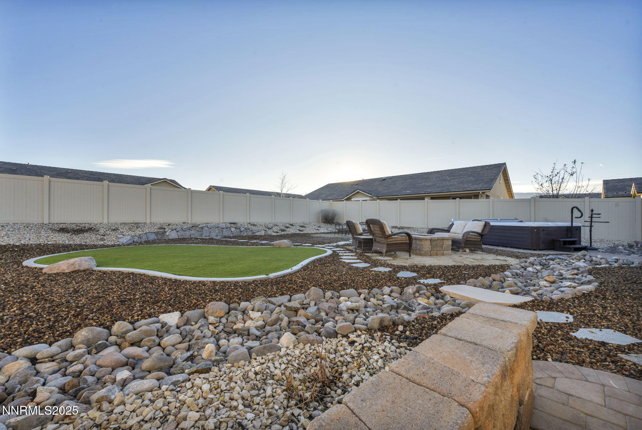 24-web-or-mls-408-cherry-blossom-ct