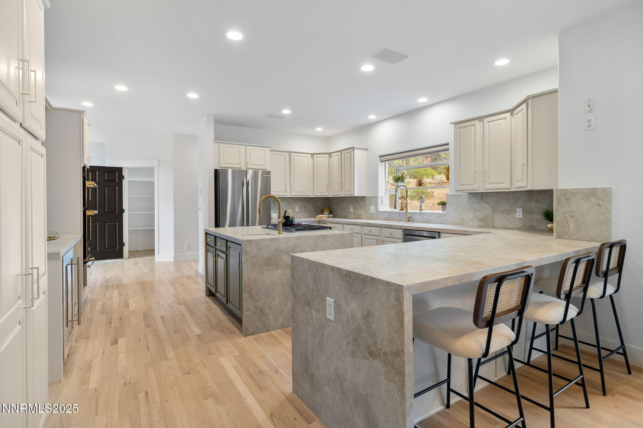 28-web-or-mls-16435 Snow Flower-15