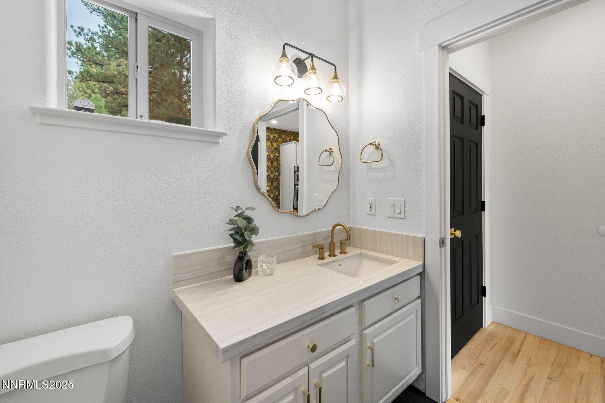 25-web-or-mls-16435 Snow Flower-12