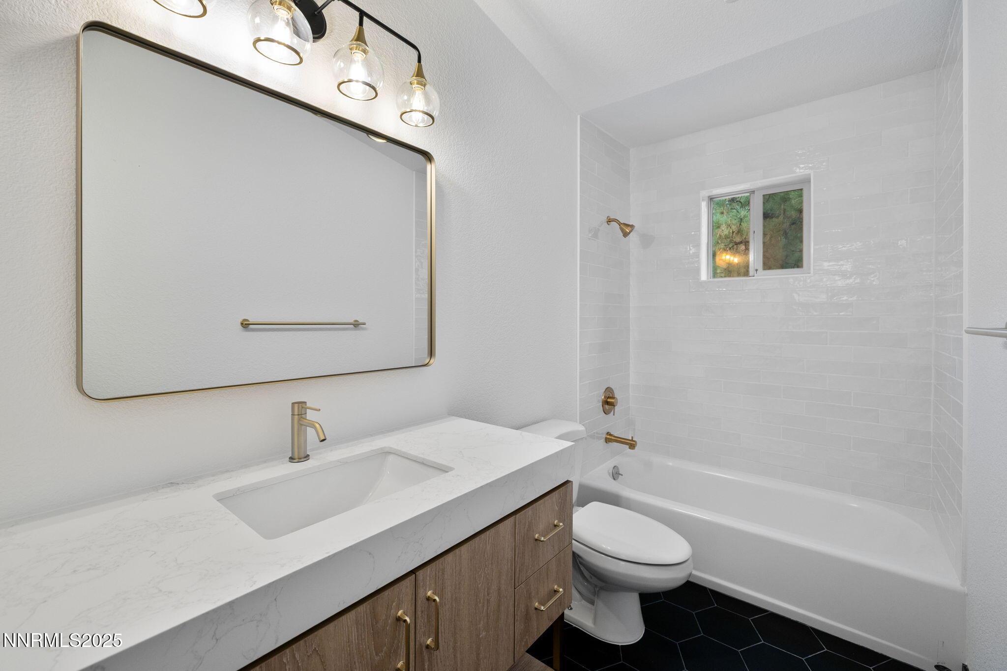 37-web-or-mls-16435 Snow Flower-23