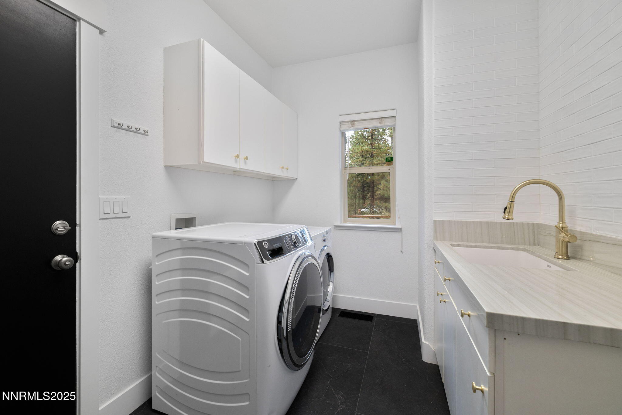 15-web-or-mls-16435 Snow Flower-3