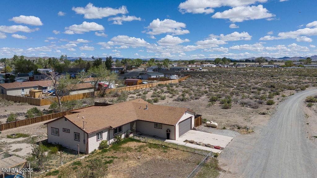 Photo of 2 Pinehurst Court, Yerington, NV 89447 (MLS # 260004973)