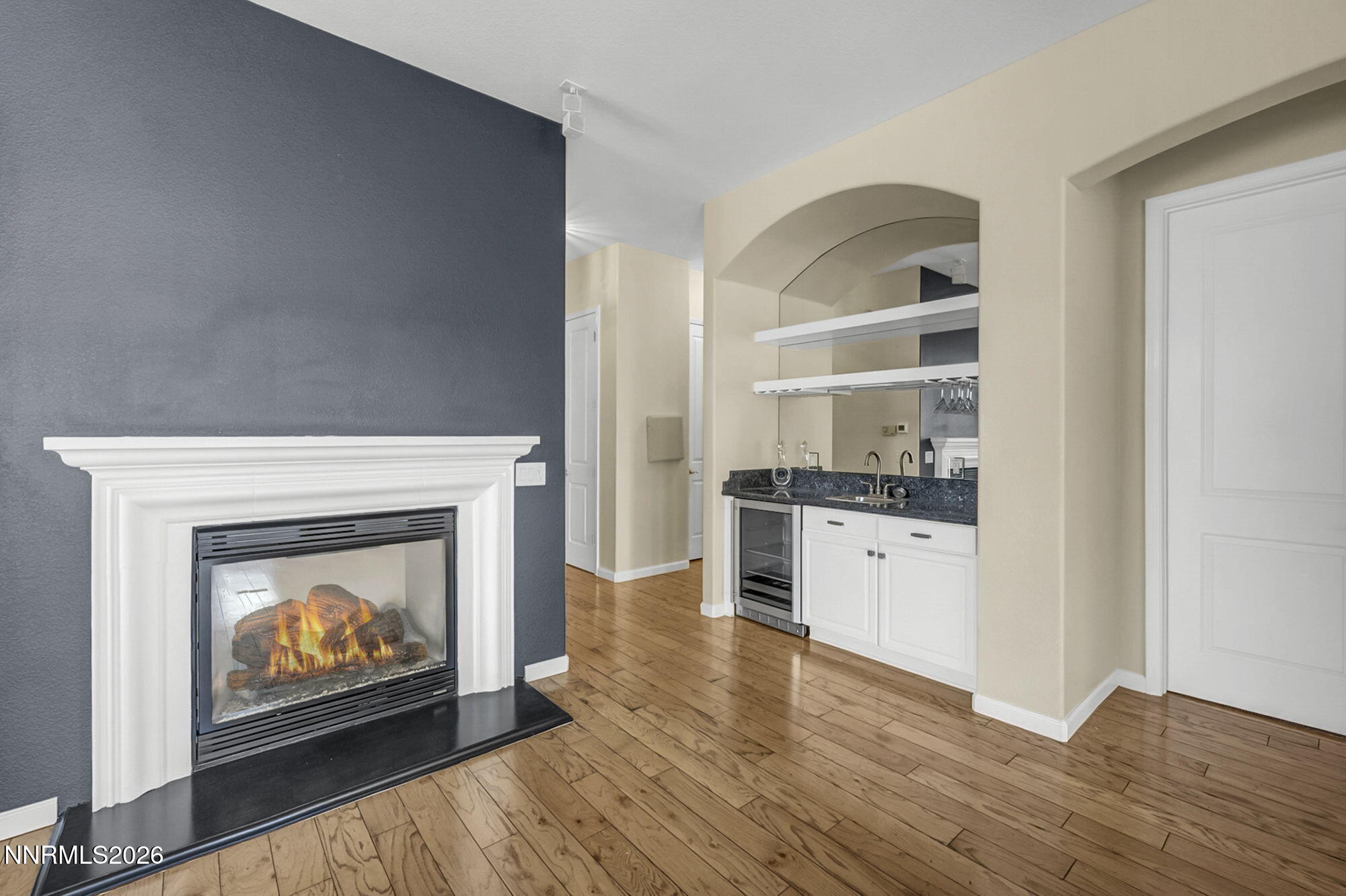 18-web-or-mls-9900-wilbur-may-pkwy-apt-2