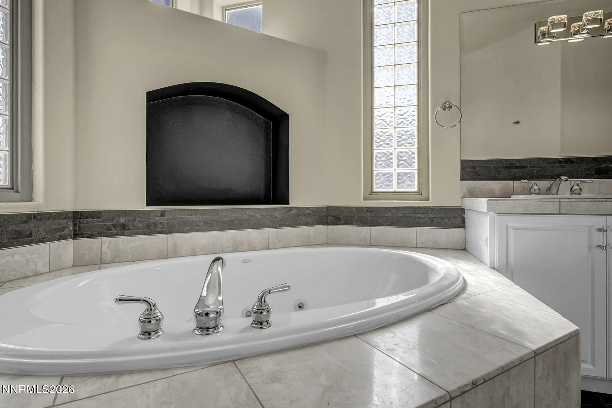 53-web-or-mls-9900-wilbur-may-pkwy-apt-2