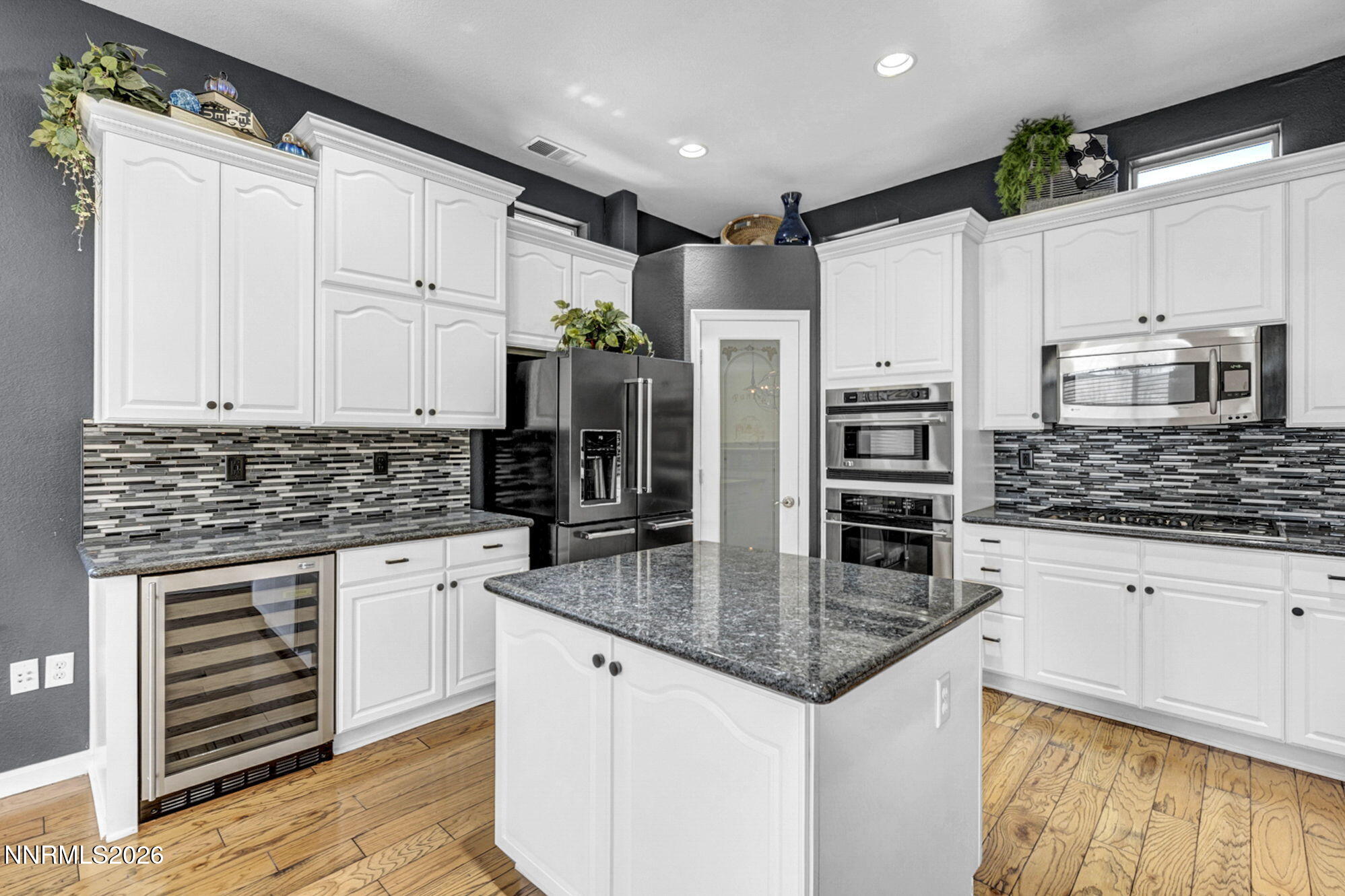 28-web-or-mls-9900-wilbur-may-pkwy-apt-2