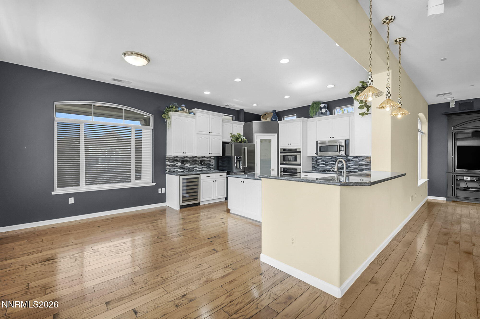 25-web-or-mls-9900-wilbur-may-pkwy-apt-2