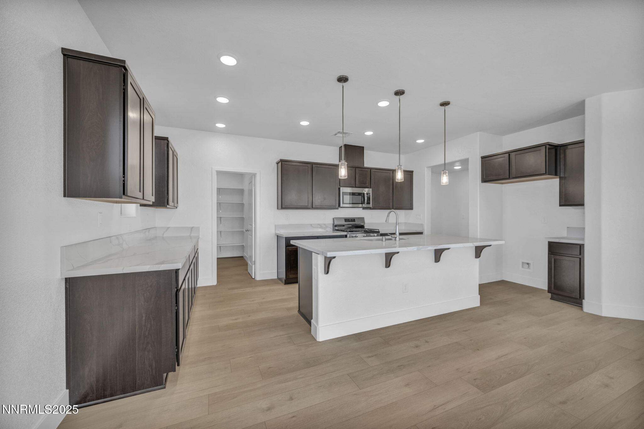 30-web-or-mls-8601-crandell-dr