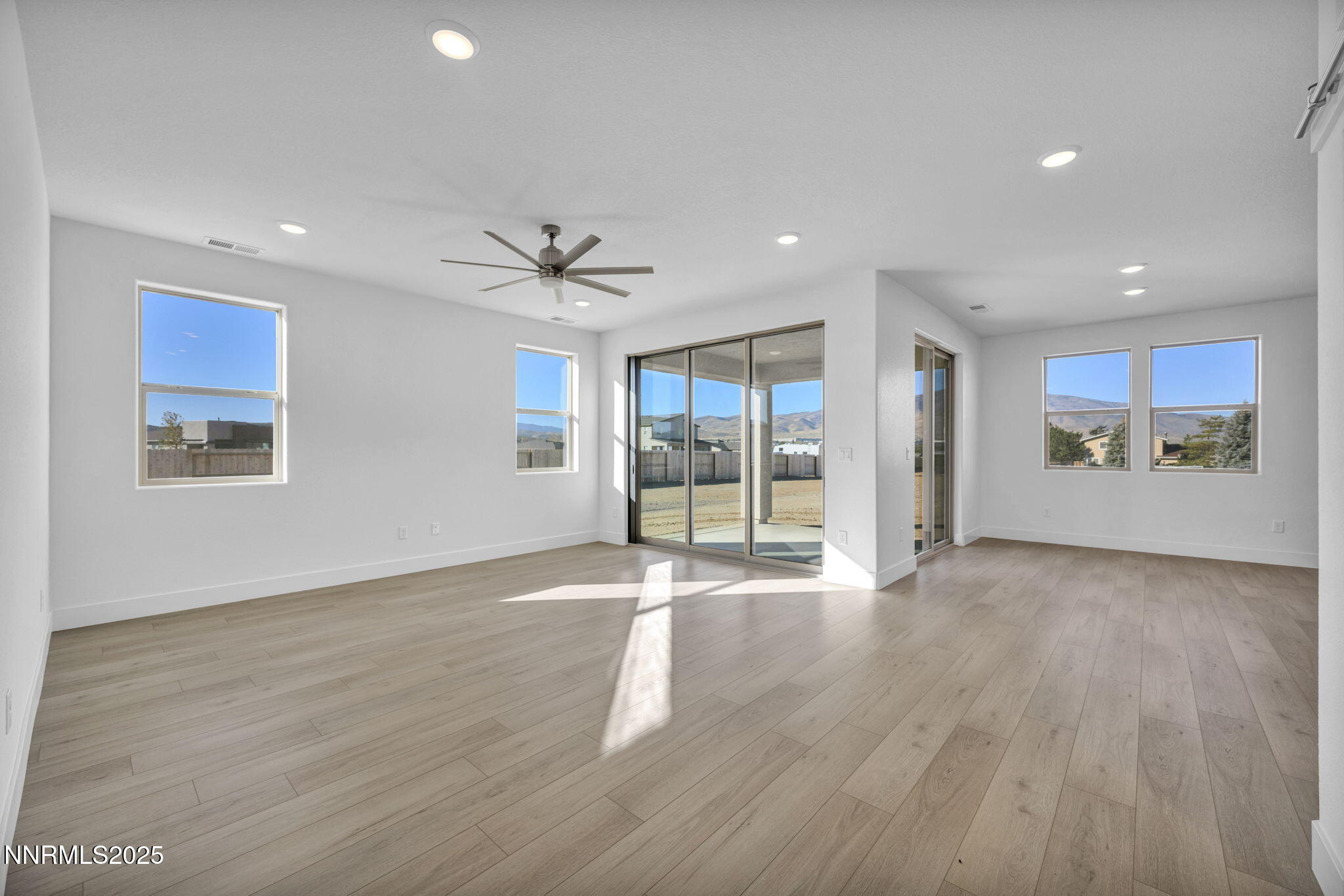 33-web-or-mls-8601-crandell-dr