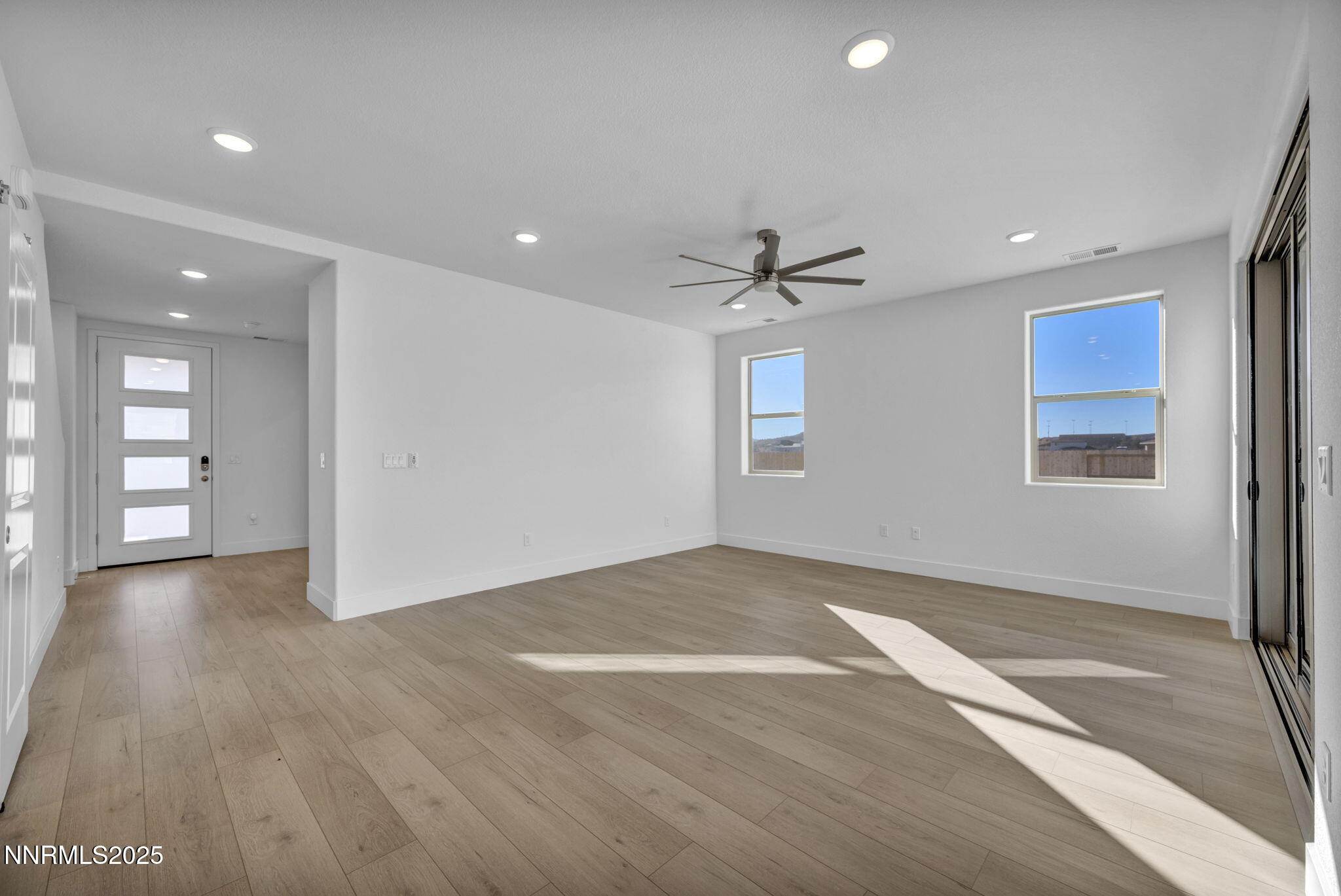 32-web-or-mls-8601-crandell-dr