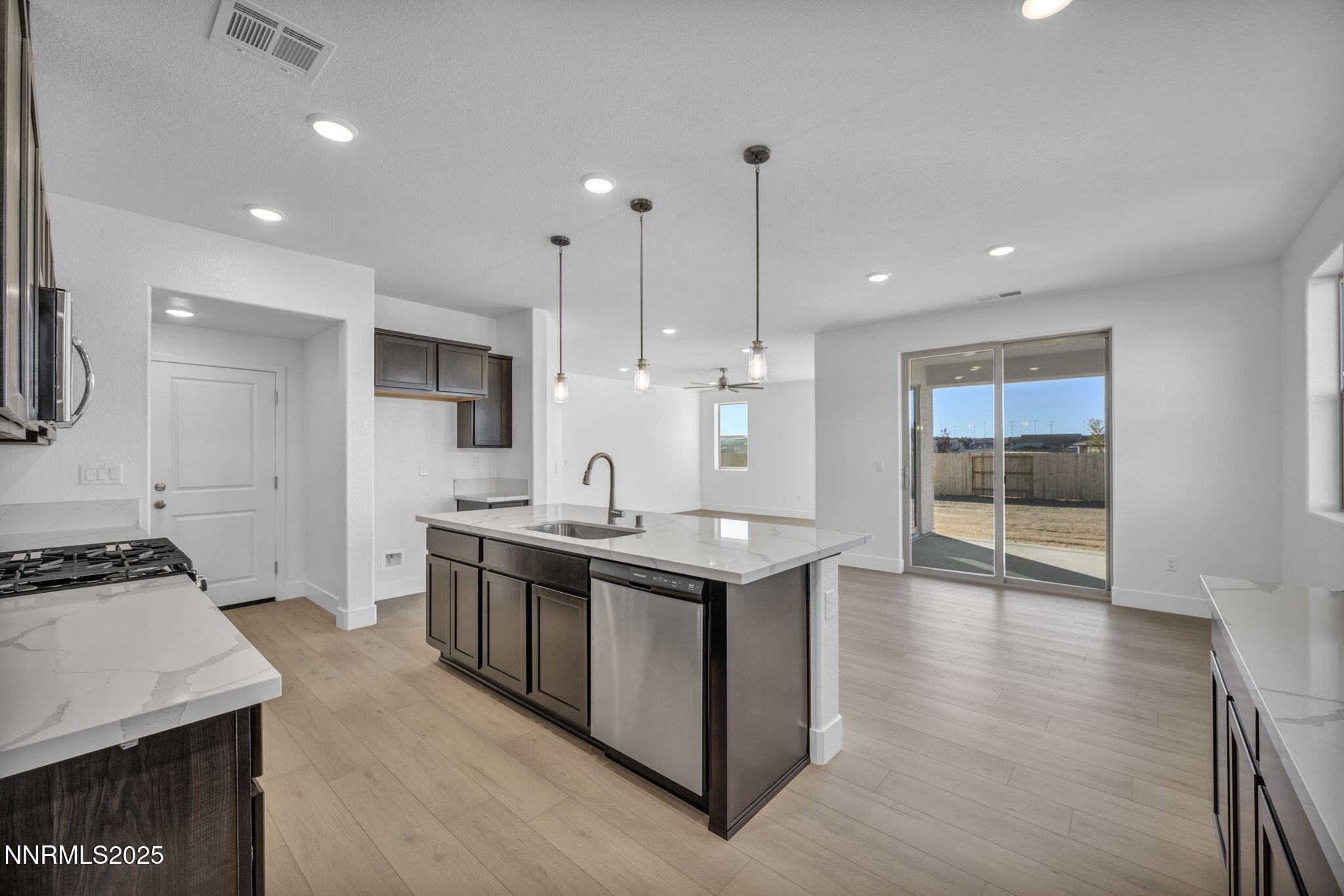 31-web-or-mls-8601-crandell-dr