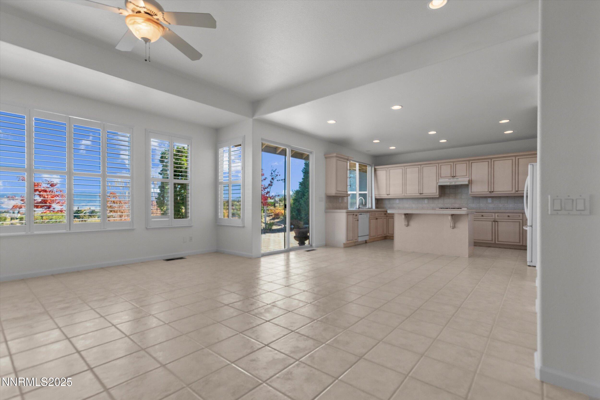 51-Living to Kitchen