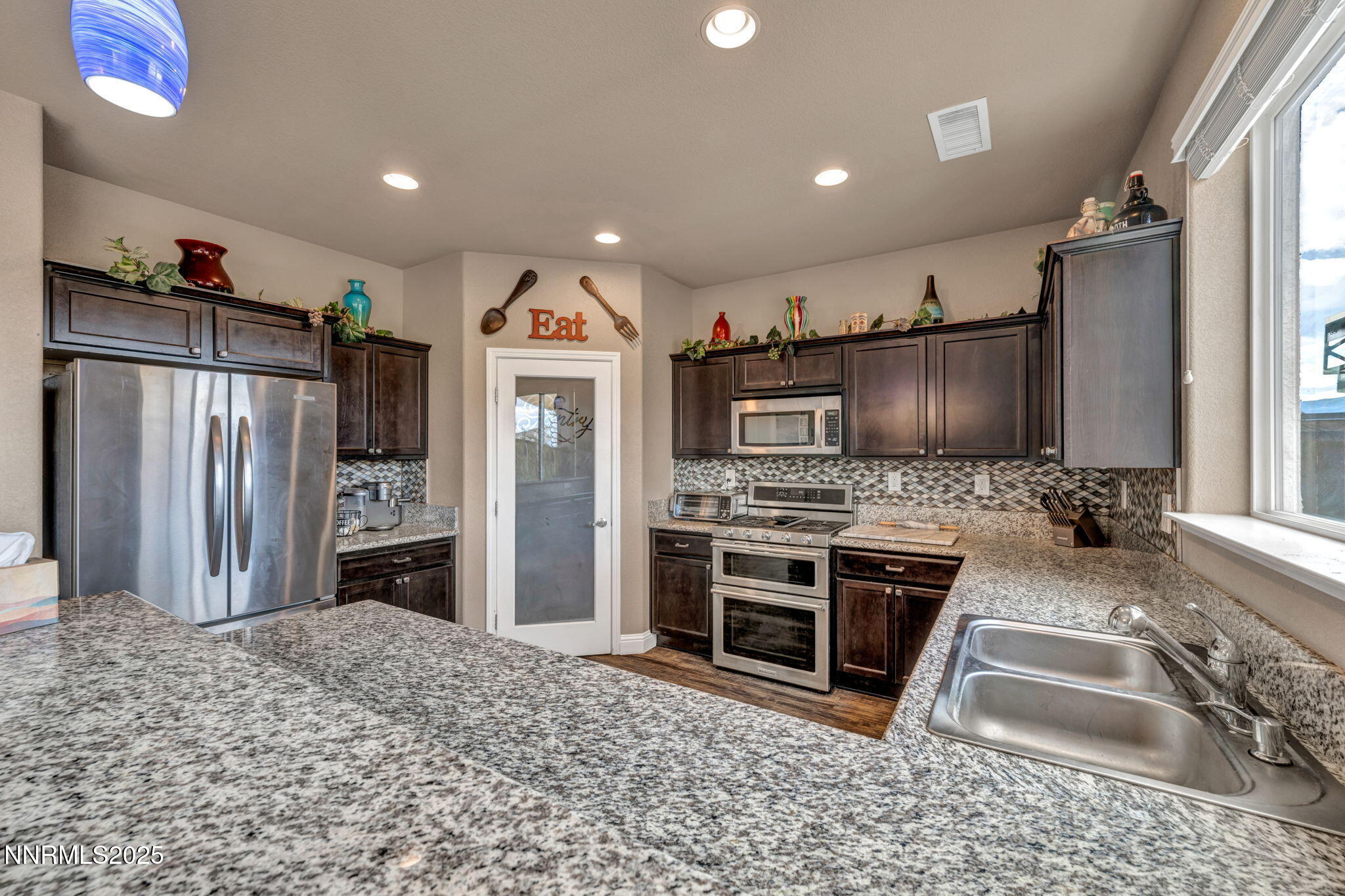 29-web-or-mls-3745-thistledown-ct