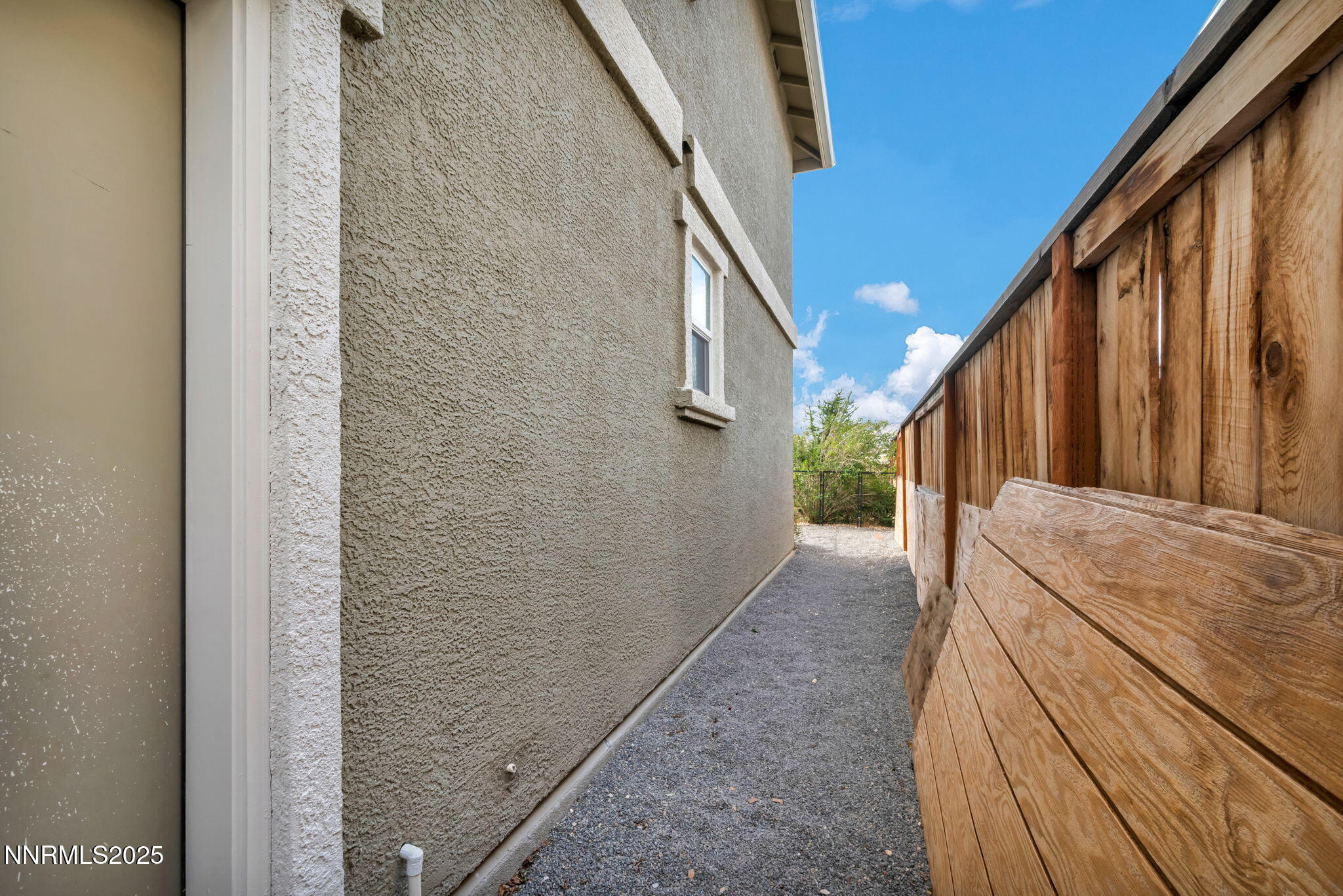 16-web-or-mls-3745-thistledown-ct