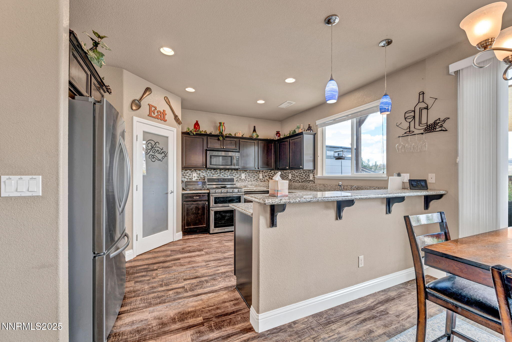 23-web-or-mls-3745-thistledown-ct