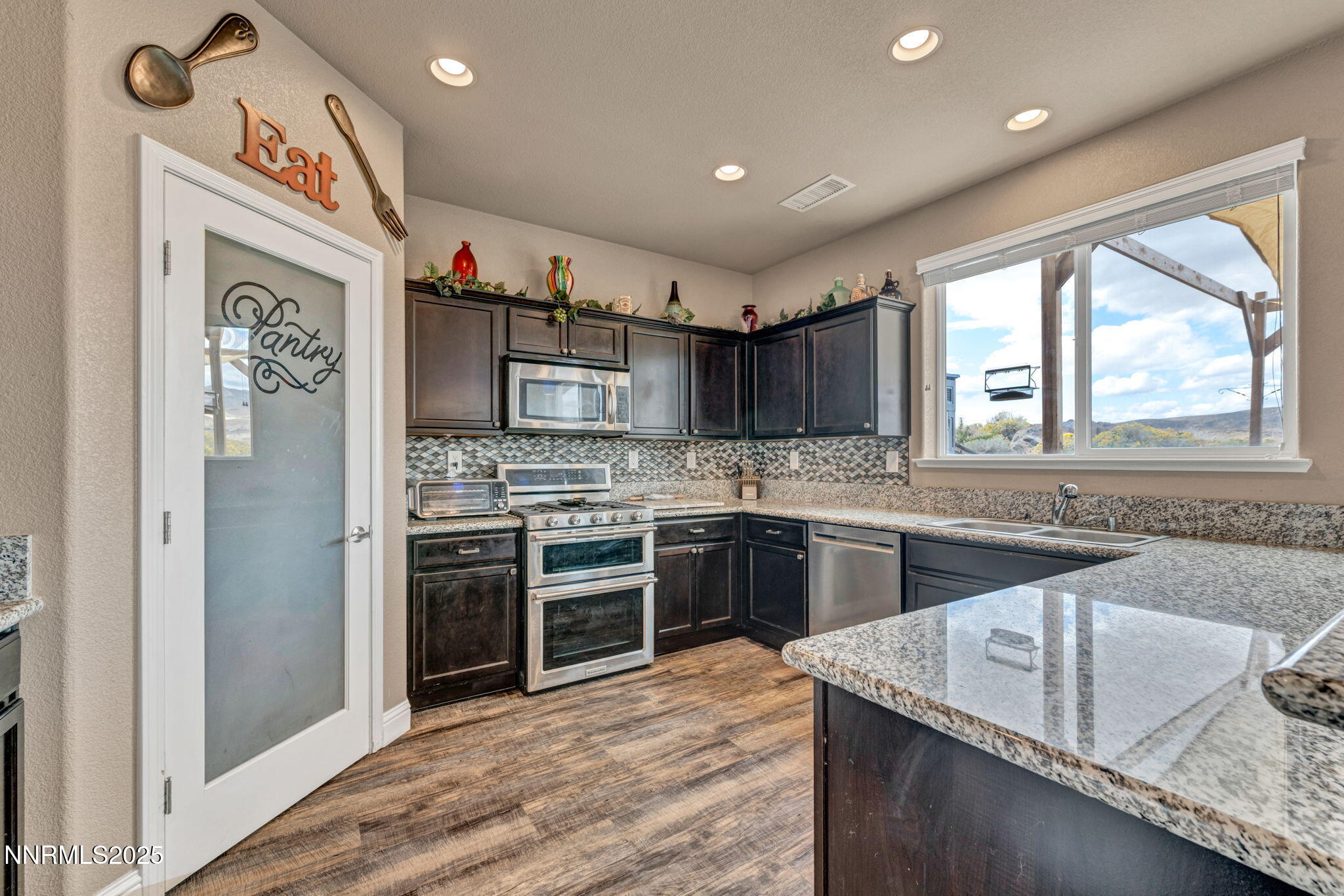 24-web-or-mls-3745-thistledown-ct