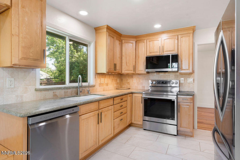 1606 Knoll Drive