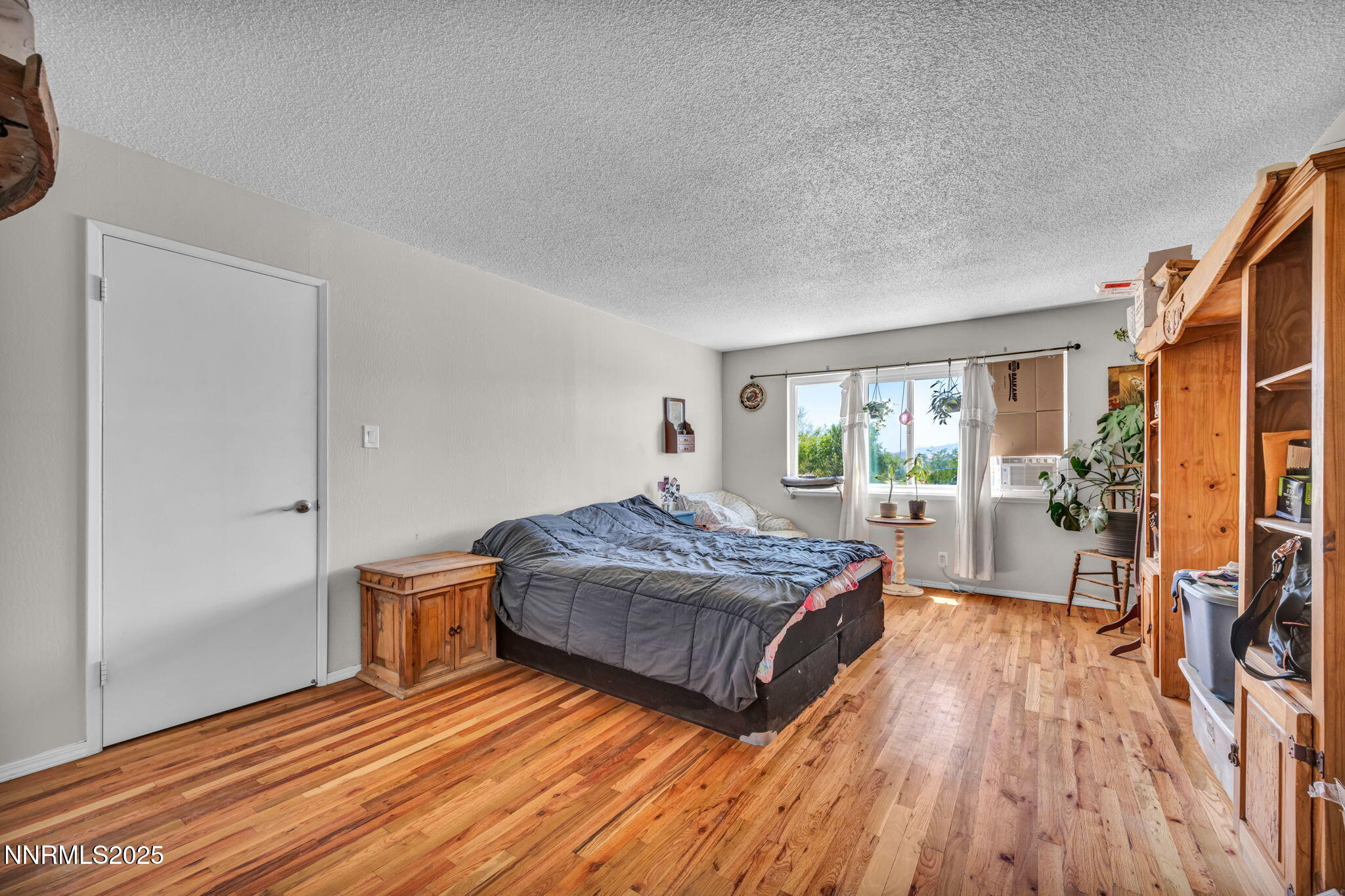 47-web-or-mls-11595-deodar-way