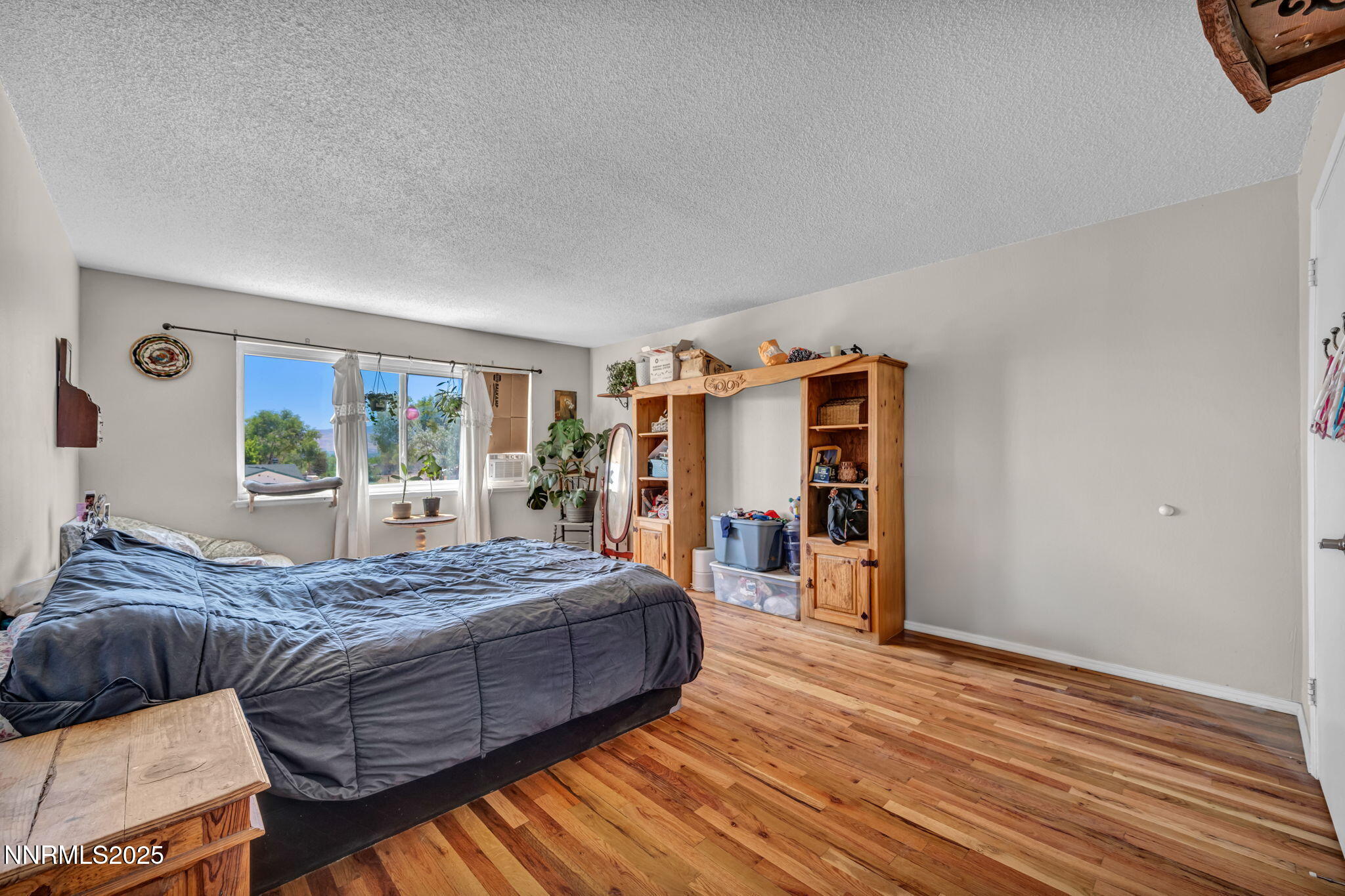 48-web-or-mls-11595-deodar-way