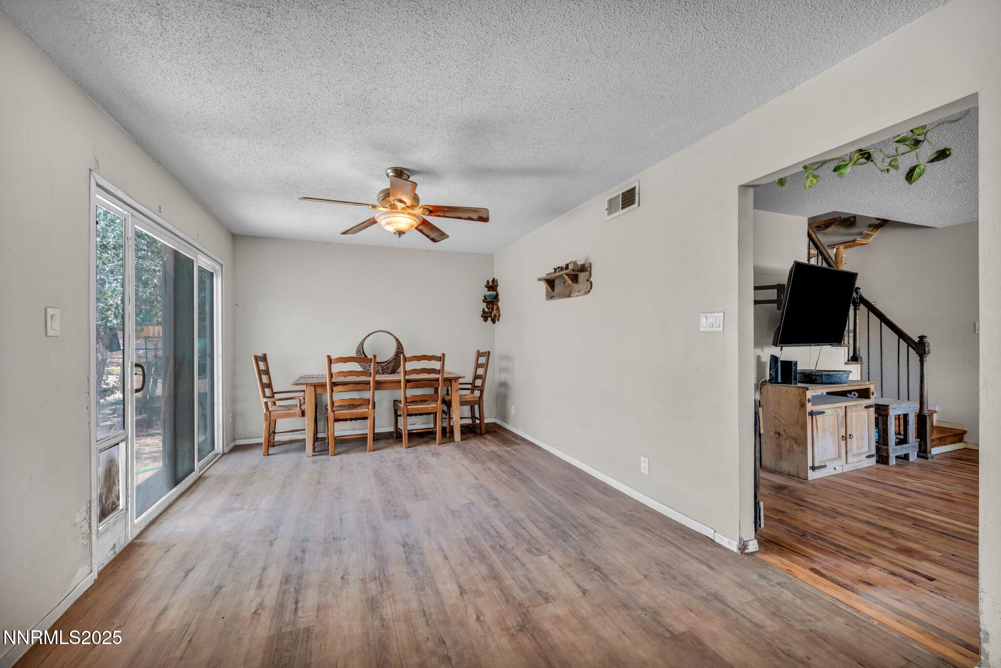 60-web-or-mls-11595-deodar-way