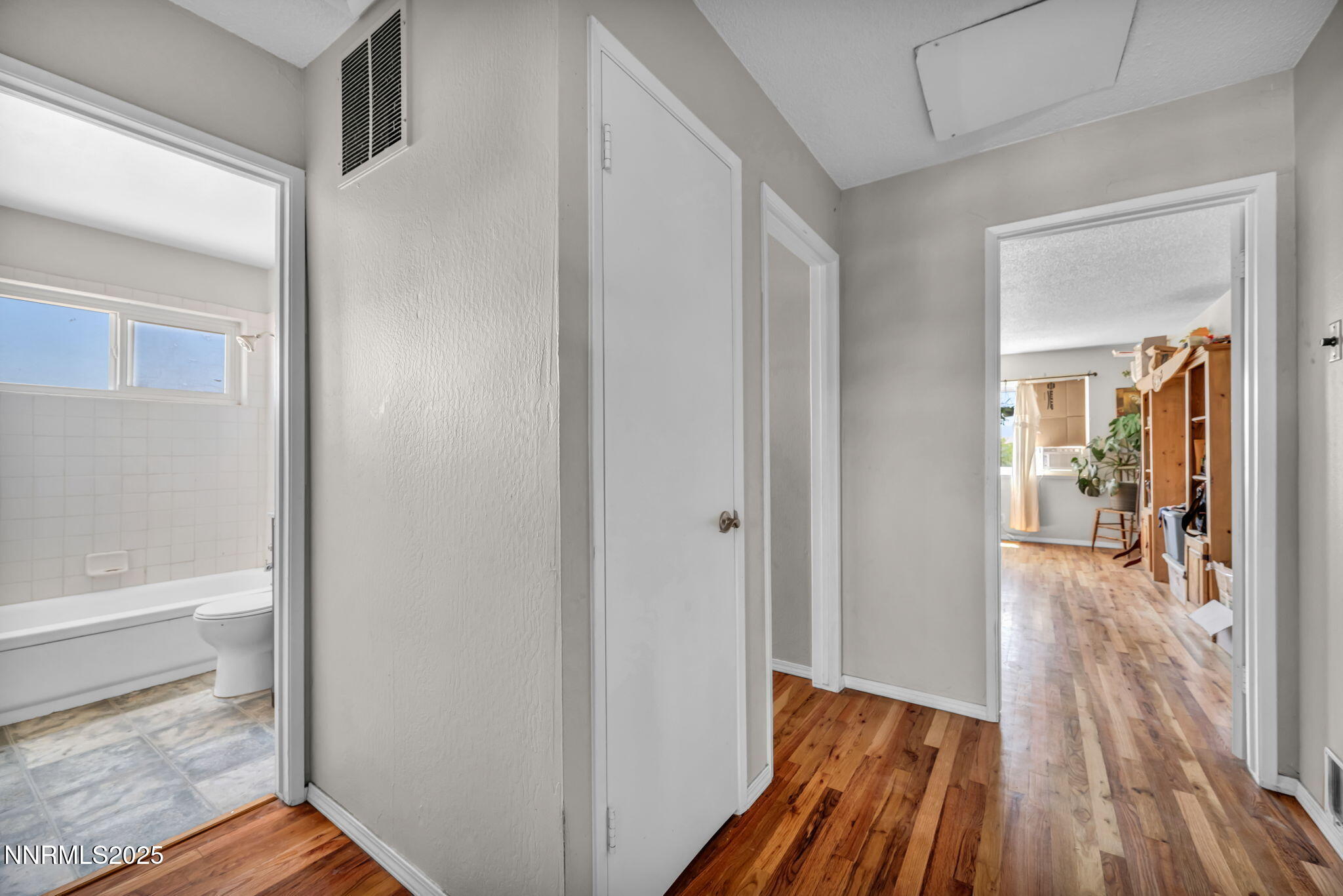 44-web-or-mls-11595-deodar-way