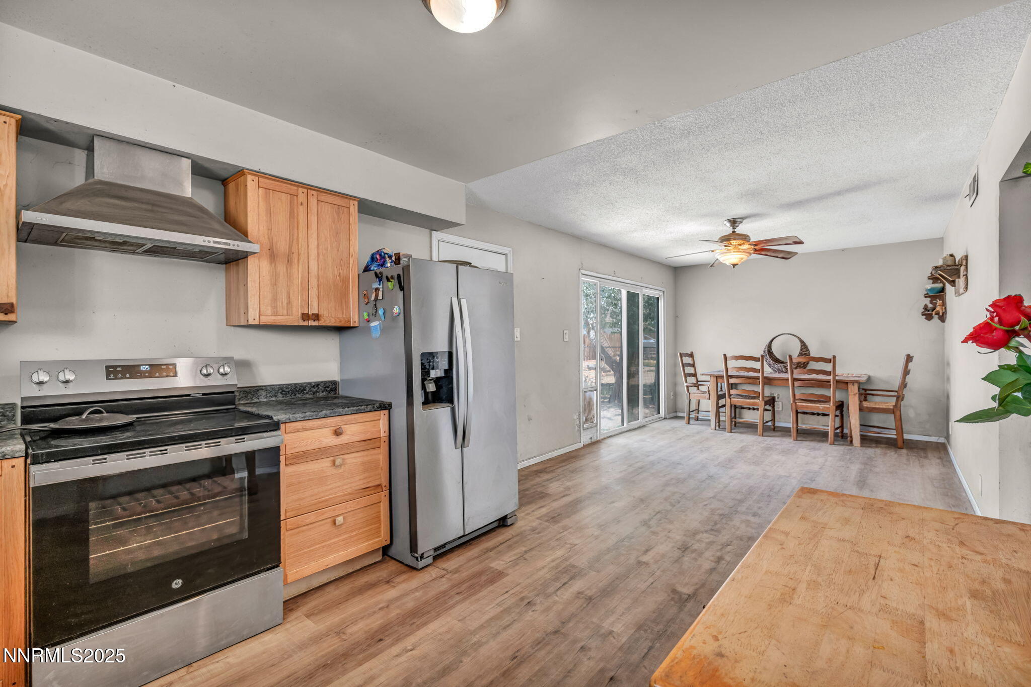 55-web-or-mls-11595-deodar-way