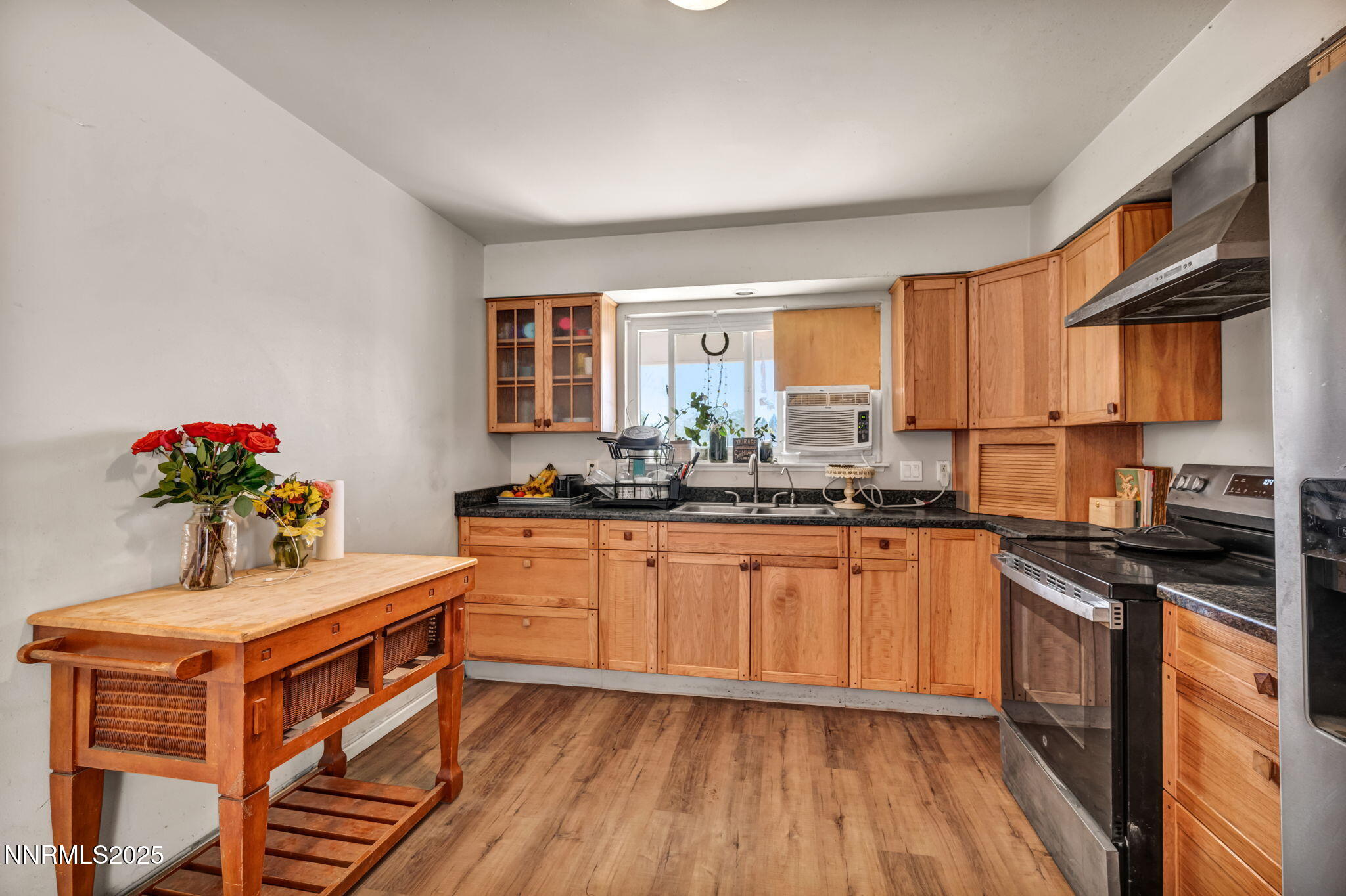 54-web-or-mls-11595-deodar-way