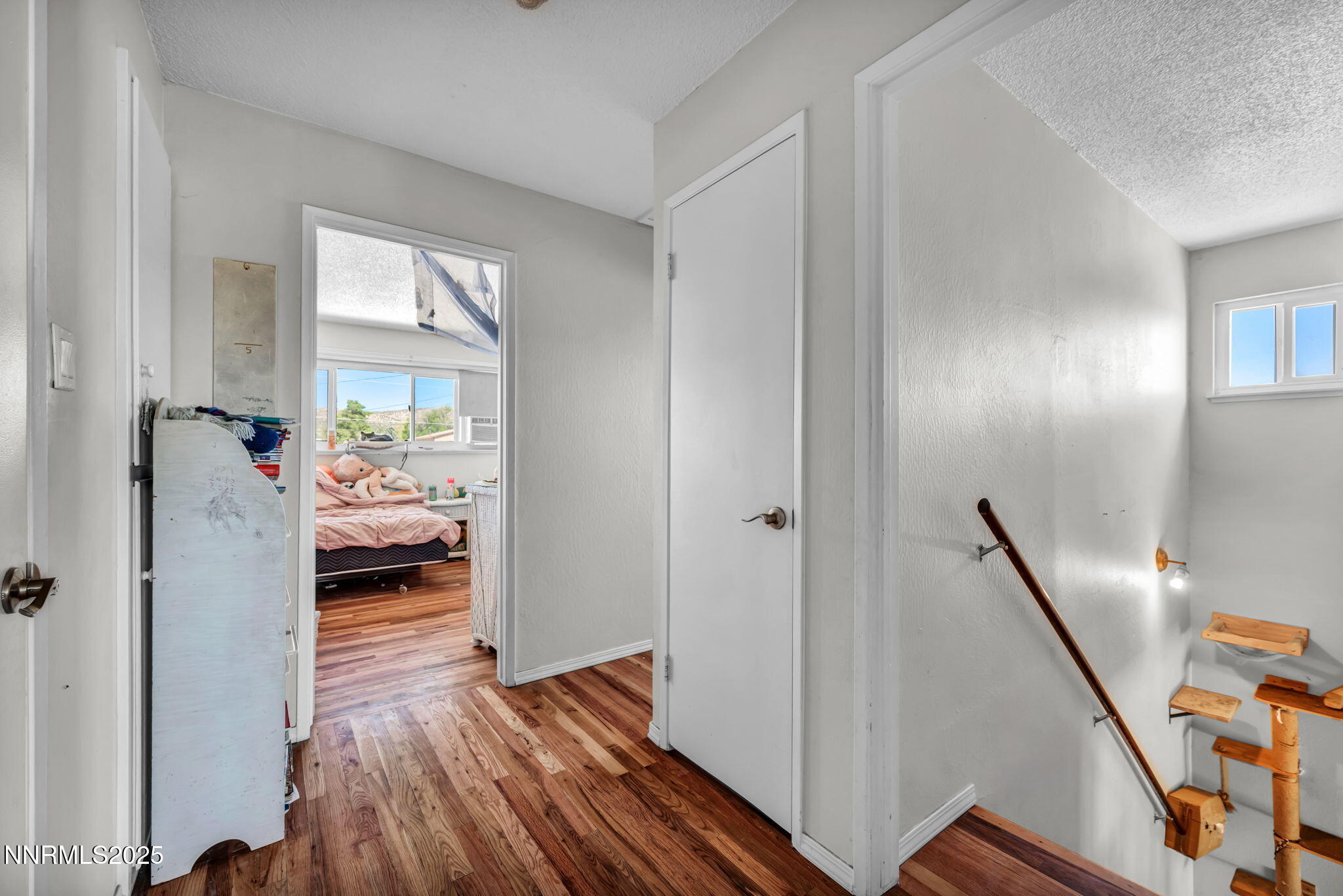 43-web-or-mls-11595-deodar-way