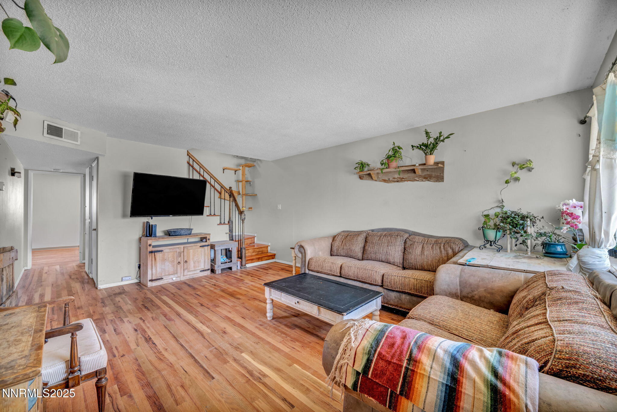 63-web-or-mls-11595-deodar-way