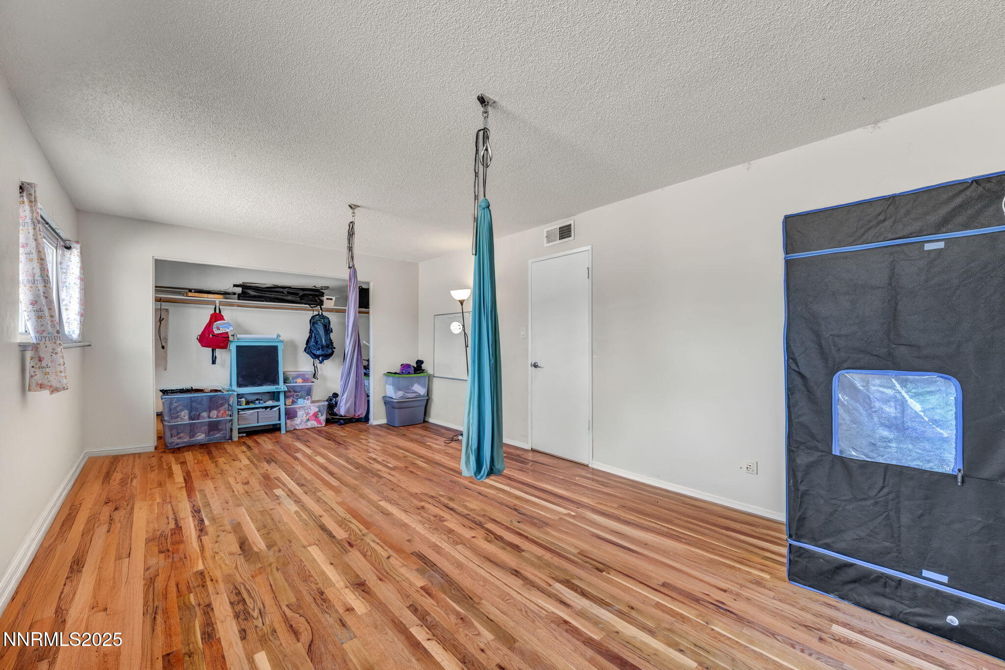 51-web-or-mls-11595-deodar-way