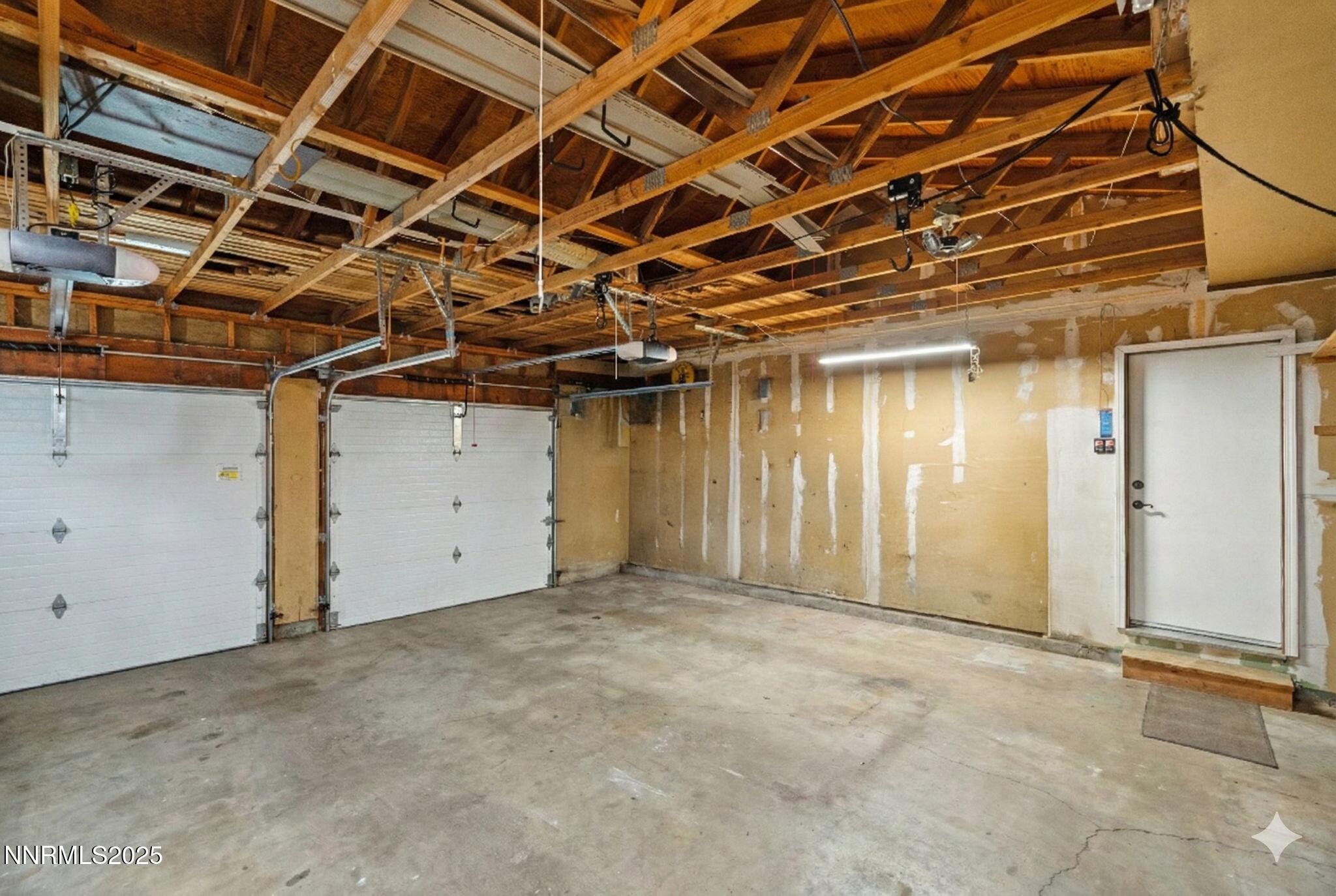 46-web-or-mls-Goldenrod Garage 2