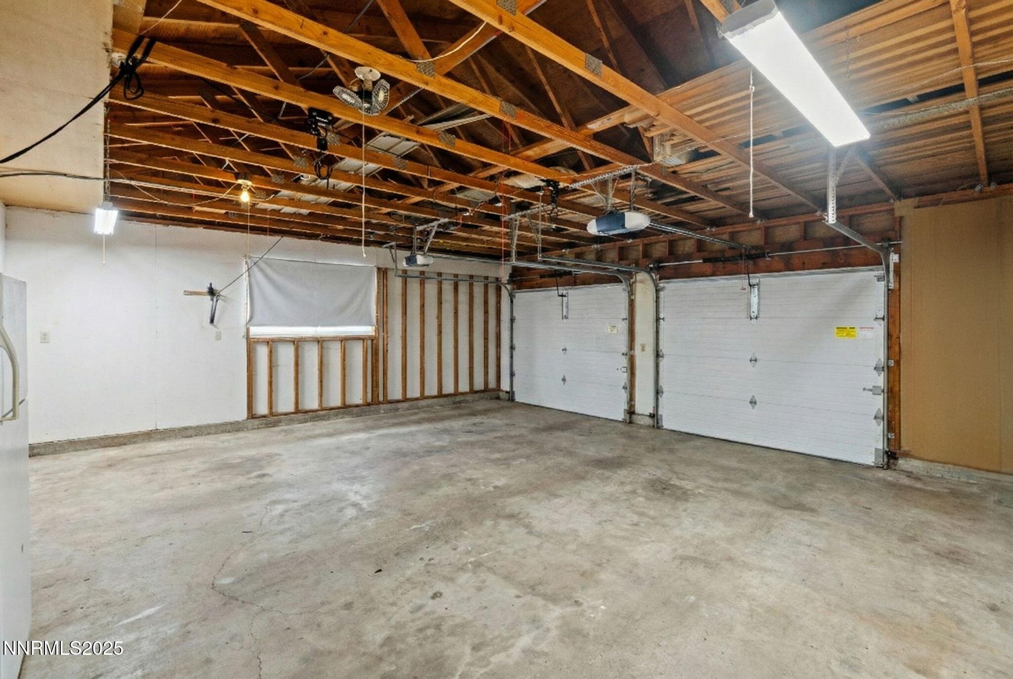 44-web-or-mls-Goldenrod garage