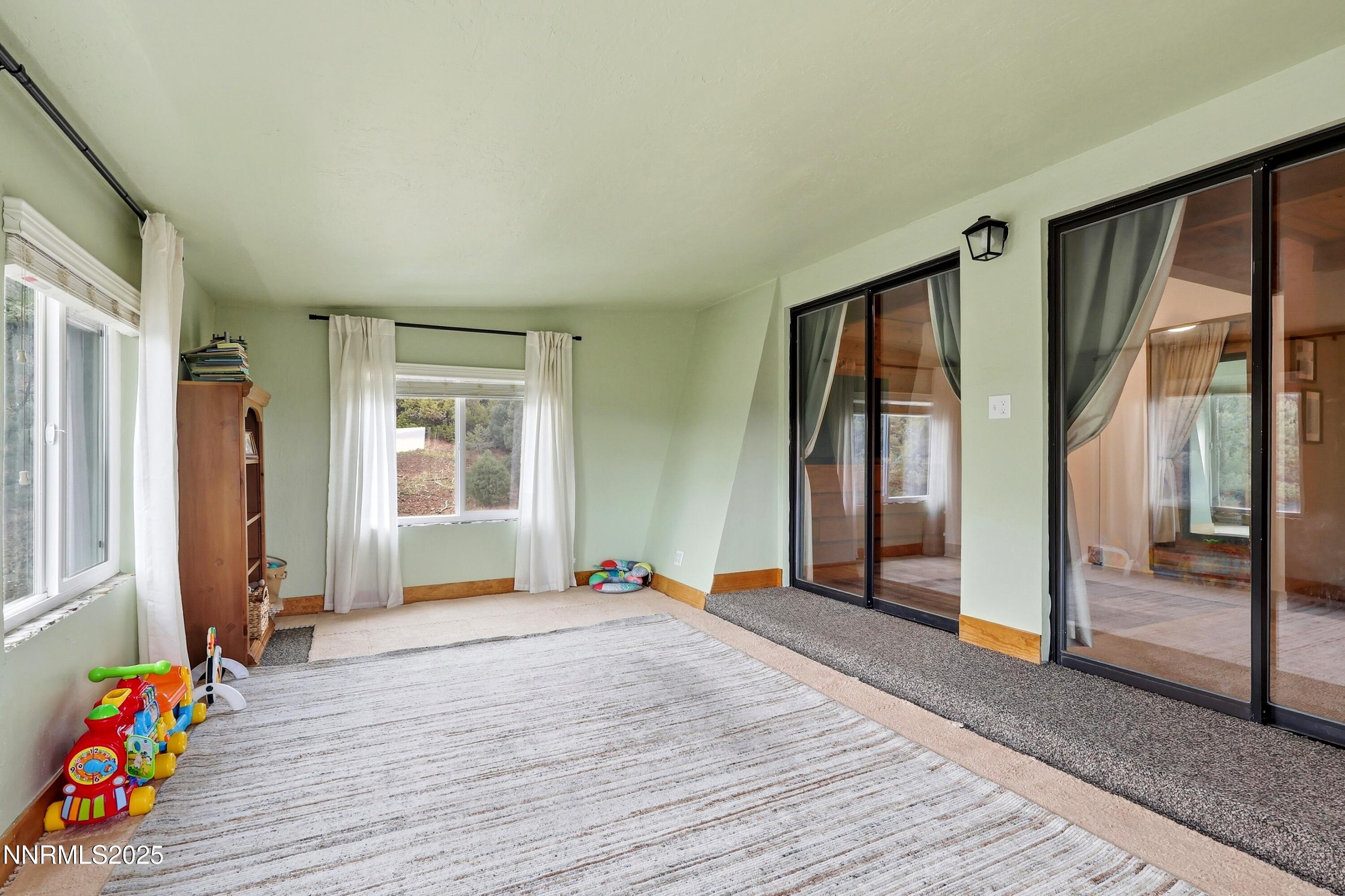 e7e07b8b-4c20-41c1-895d-cd582d99f14c