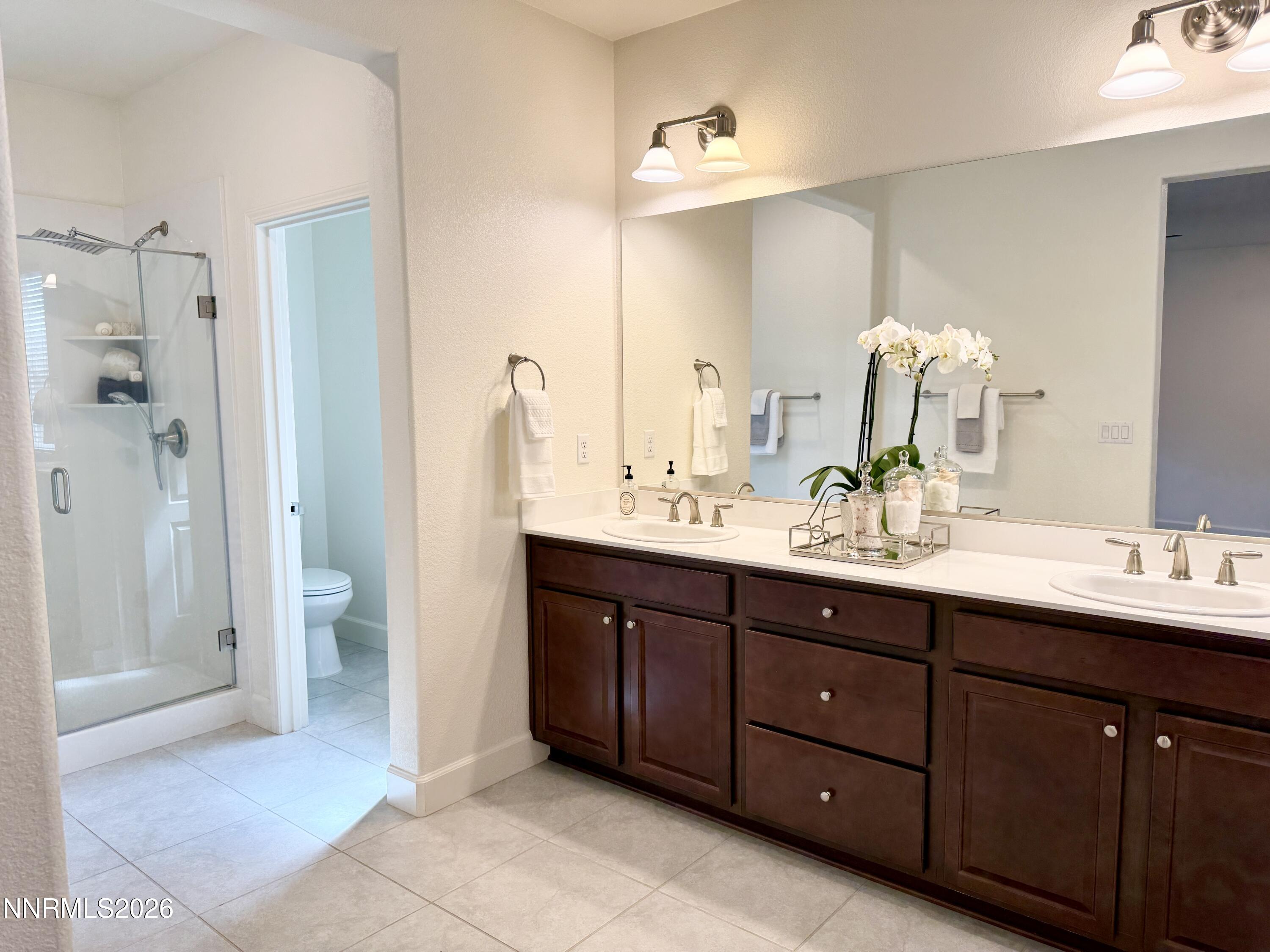 BC1DE462-F7D7-46C1-A84A-643C28A25383_1_2