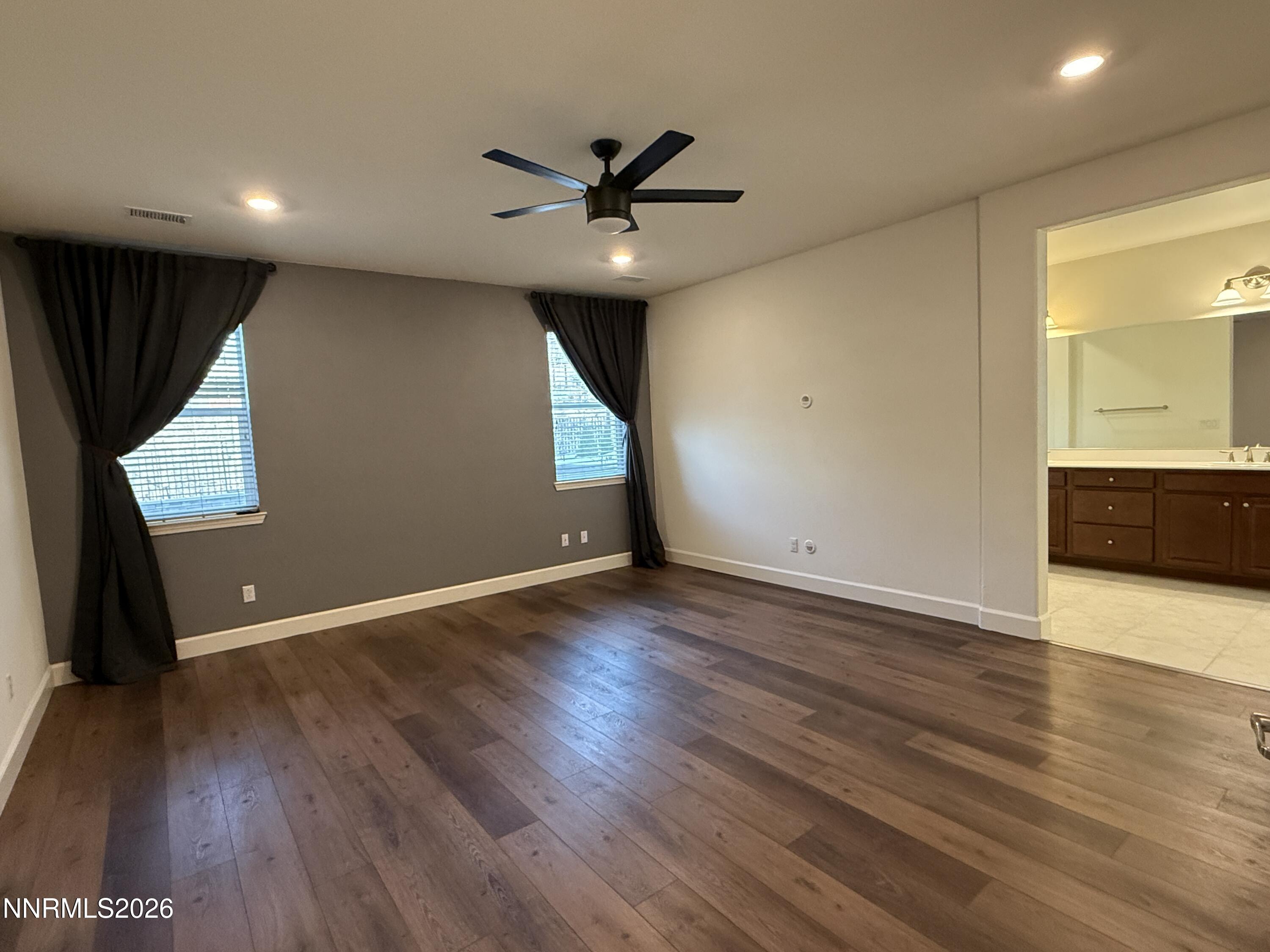 E1C62E46-5EE8-4FCF-8A07-B5D42467C5F8