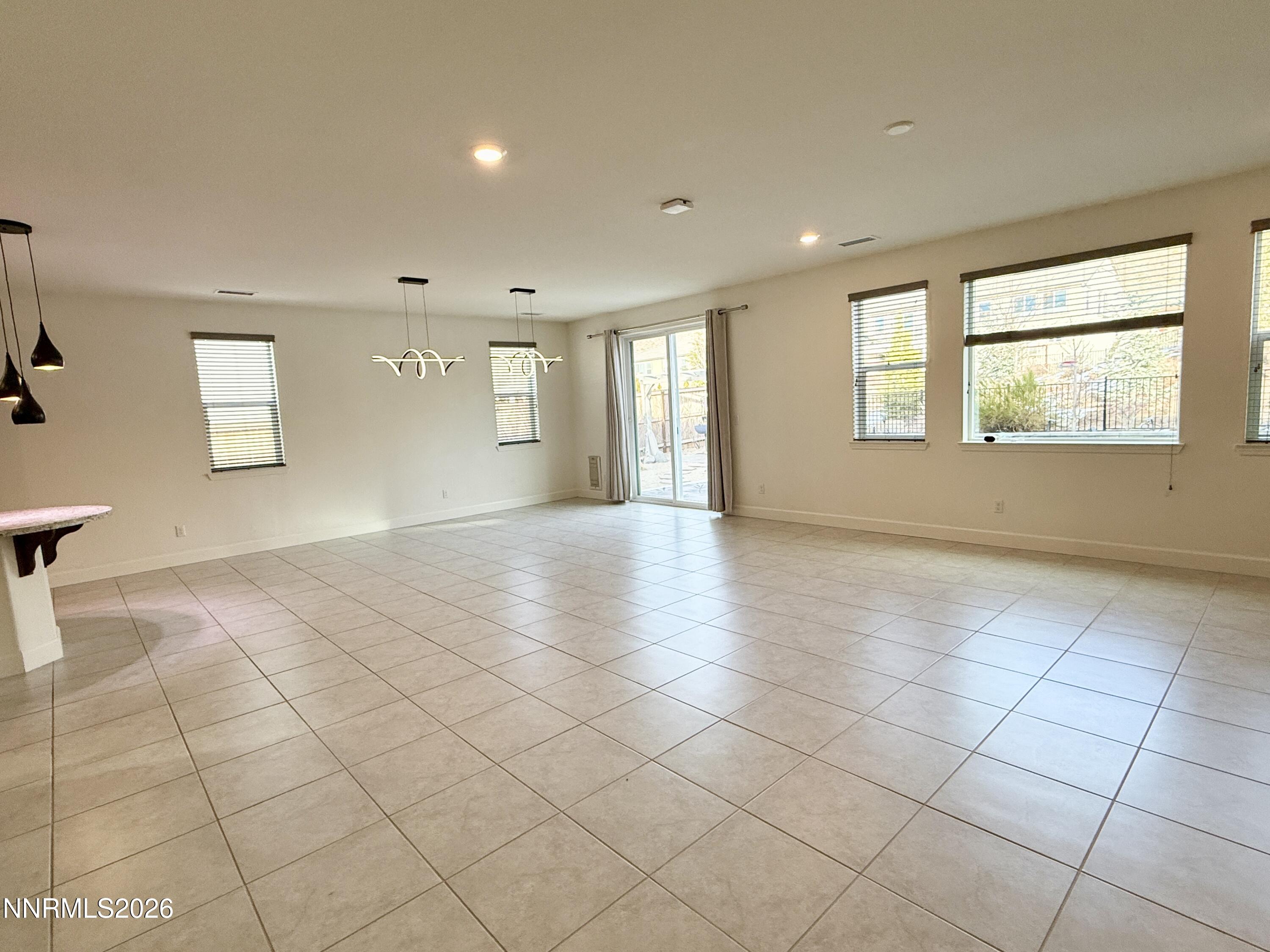 C53C8211-110D-4667-A17E-AFF74E74D18D_1_2