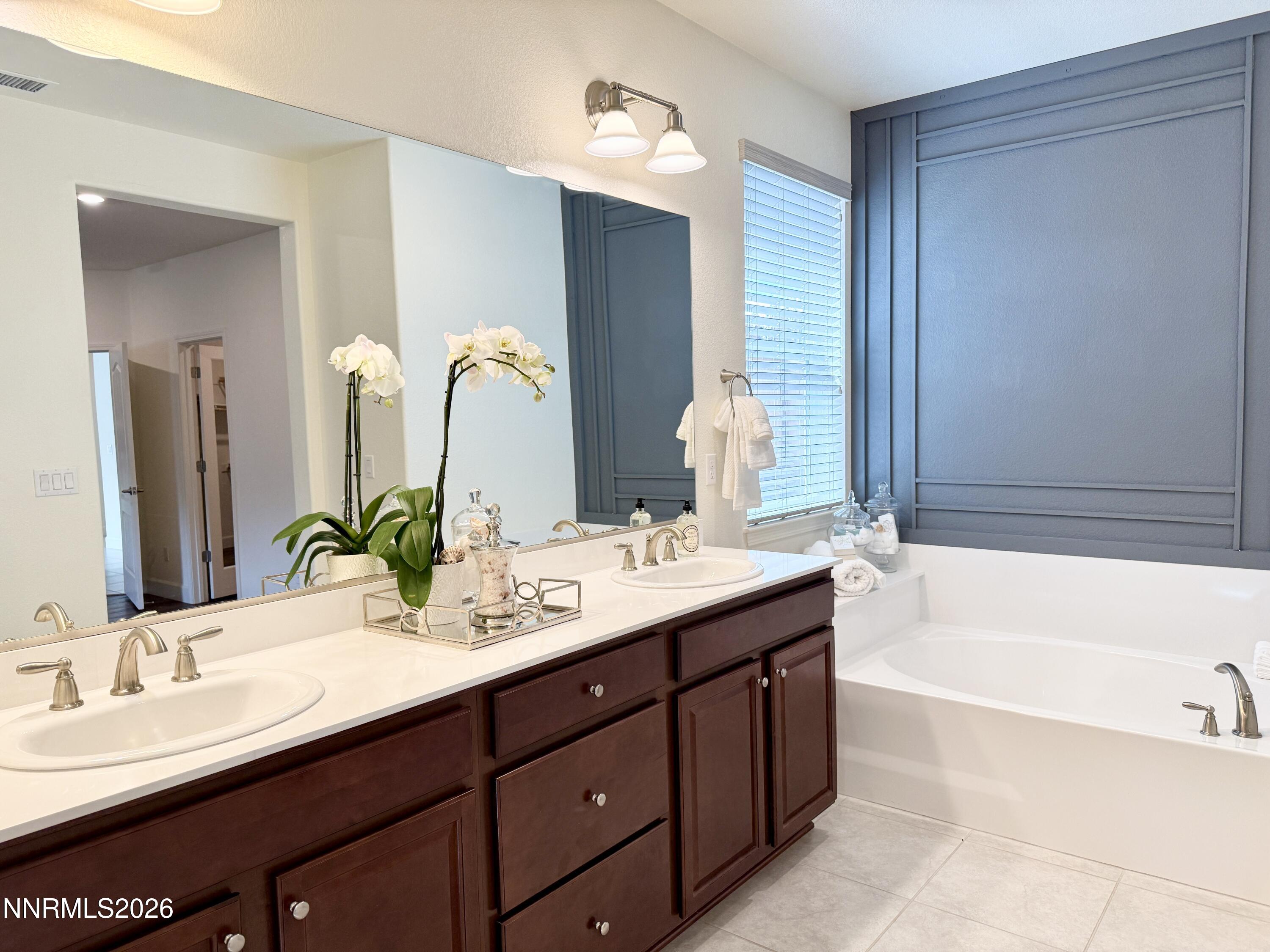 D0968C3C-B91B-4D1D-AC2C-C78334DE9AA5_1_2