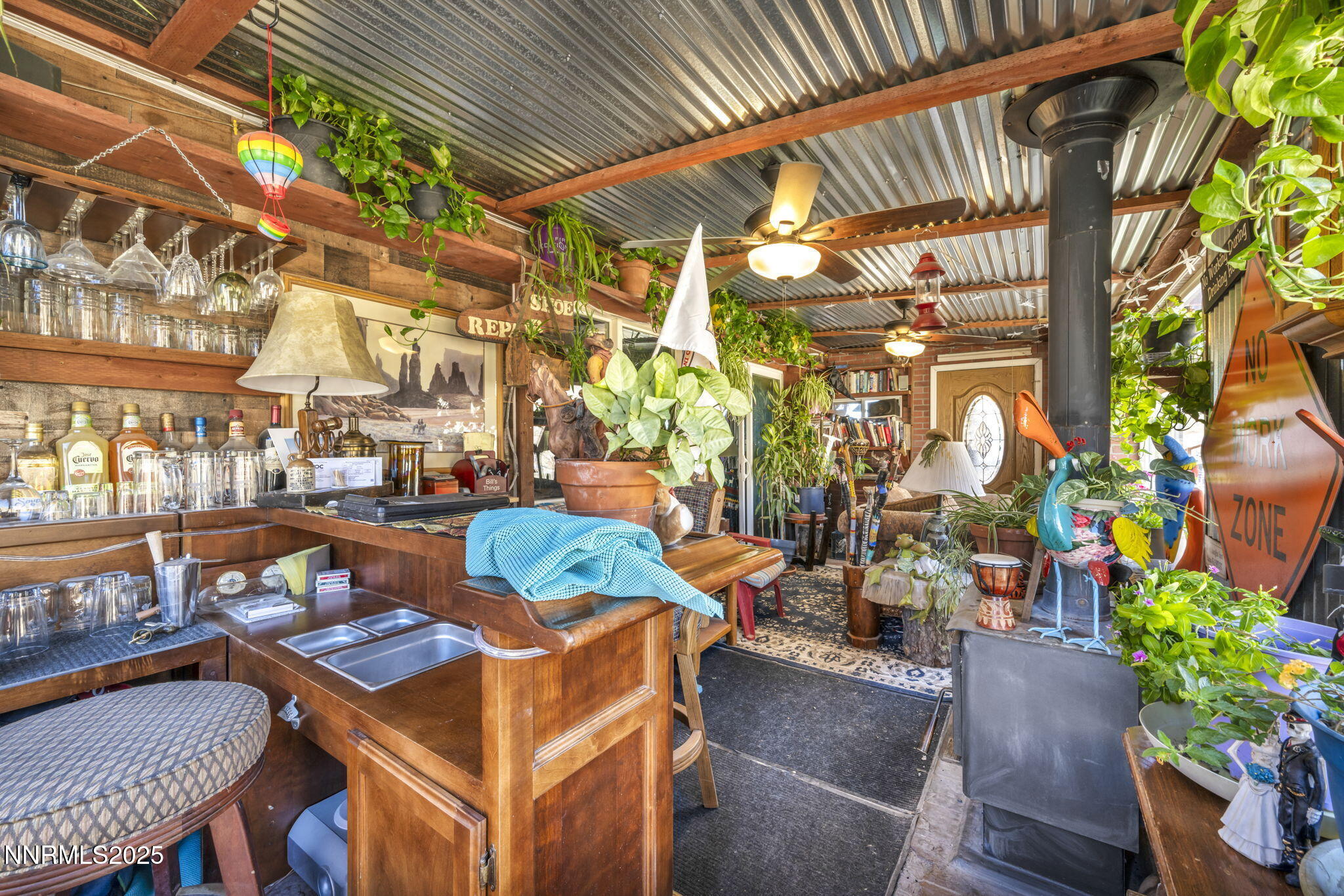 46-web-or-mls-8560-chimney-rd